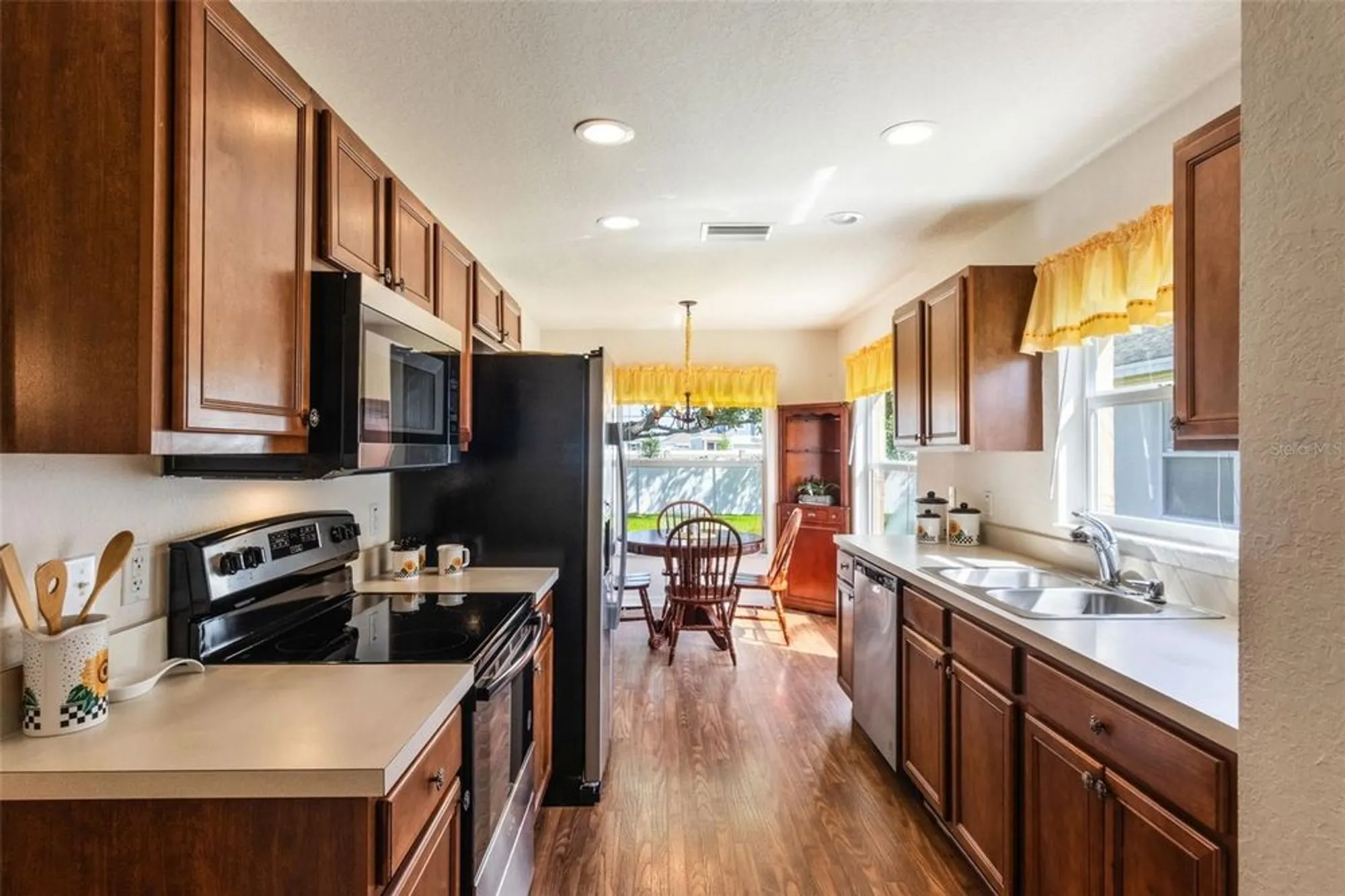 Property Slideshow image 8 of 36 | 284 lake suzanne dr, Lake Wales, FL, 33859