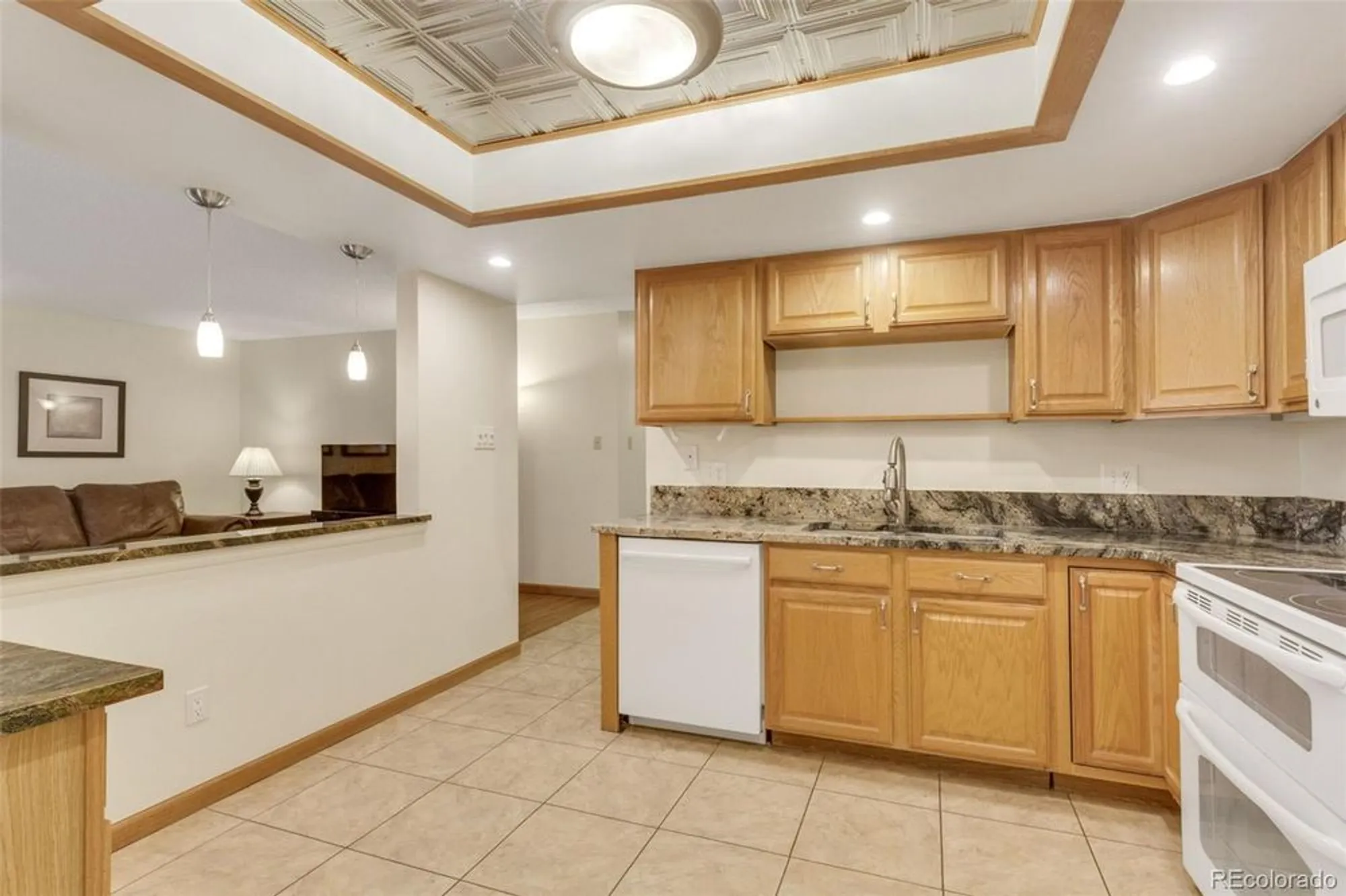 Property Slideshow image 8 of 44 | 13952 e marina dr apt 102, Aurora, CO, 80014