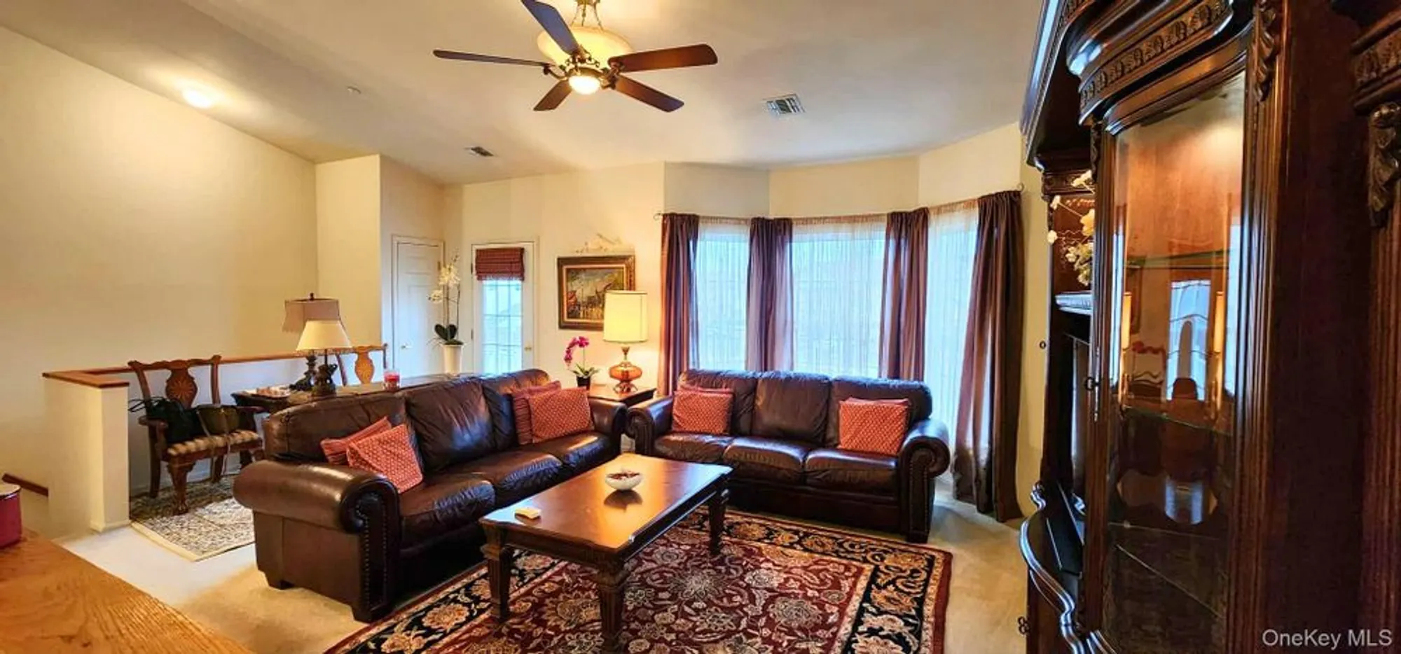 Property Slideshow image 2 of 25 | 512 narragansett villas dr, Lindenhurst, NY, 11757