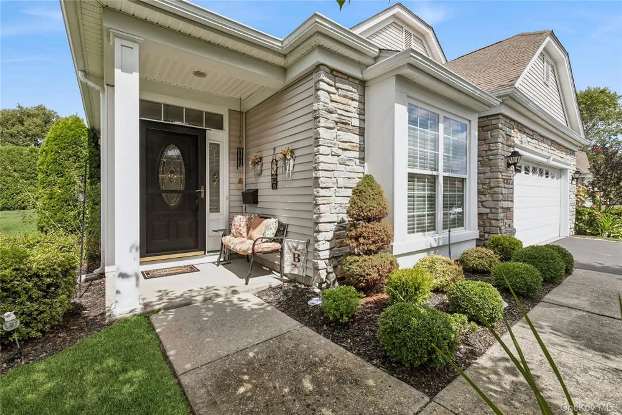 Property Slideshow image 4 of 40 | 25 louden loop, Mount Sinai, NY, 11766