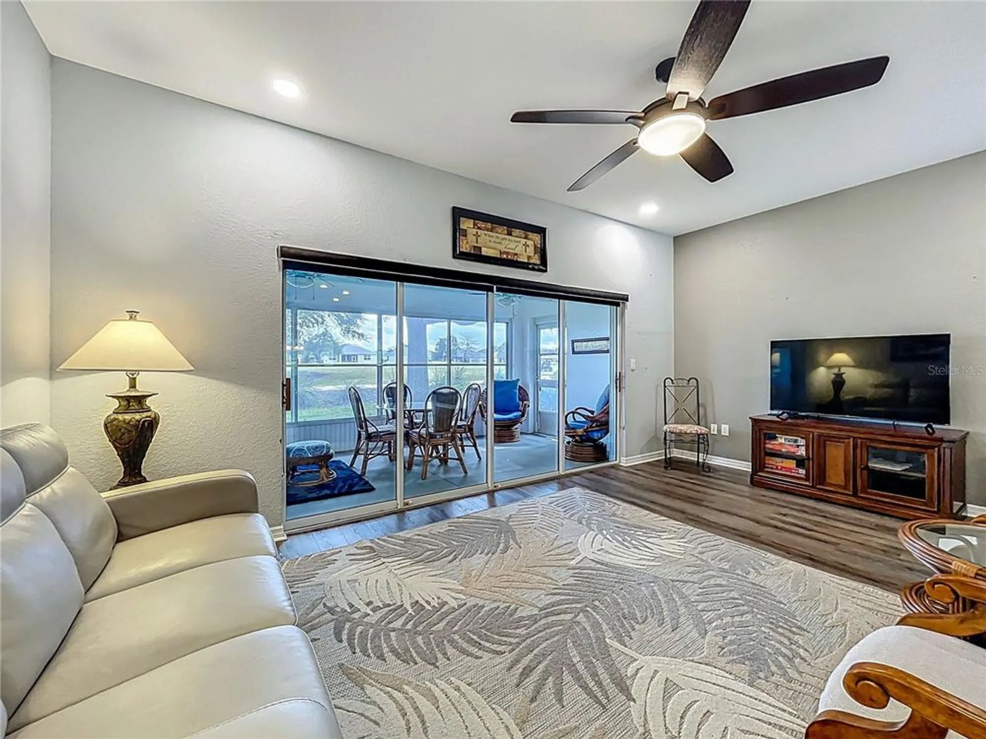 Property Slideshow image 11 of 49 | 27327 roanoke dr, Leesburg, FL, 34748