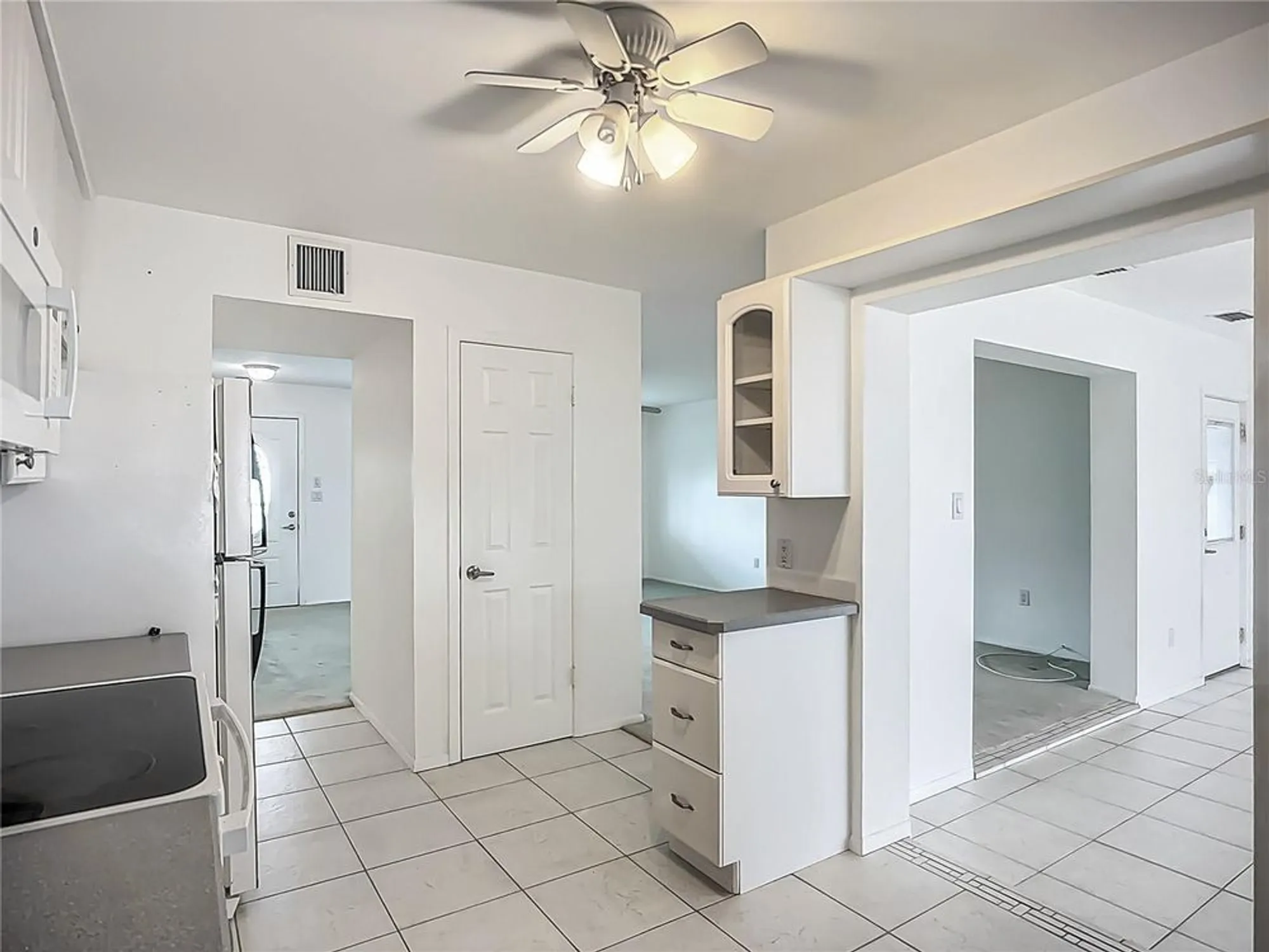 Property Slideshow image 12 of 41 | 904 desert hills dr, Sun City Center, FL, 33573