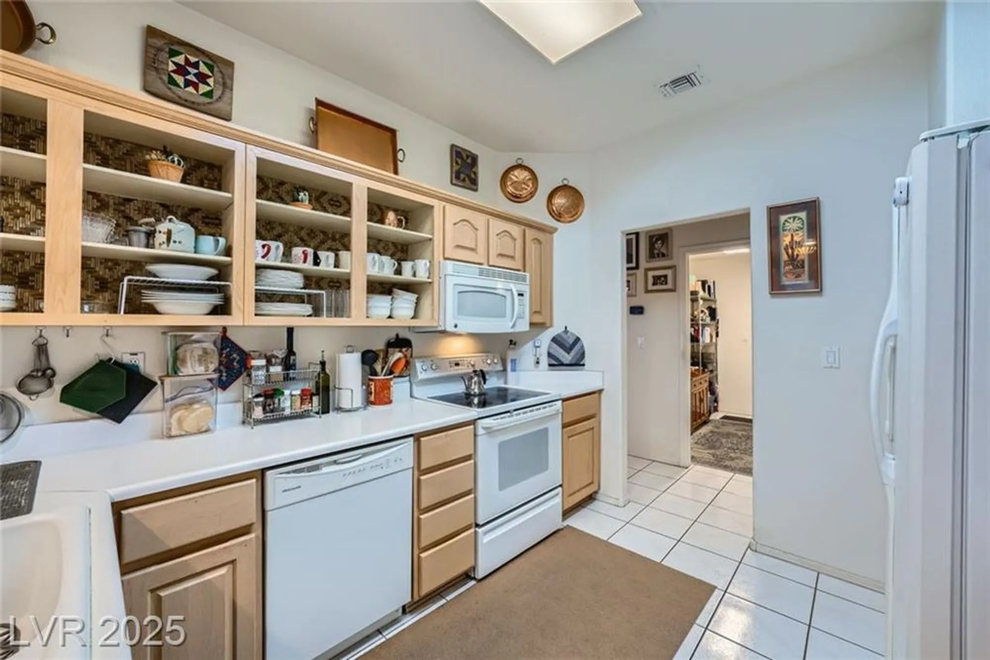 Property Slideshow image 15 of 28 | 2401 ocean edge ct, Las Vegas, NV, 89134