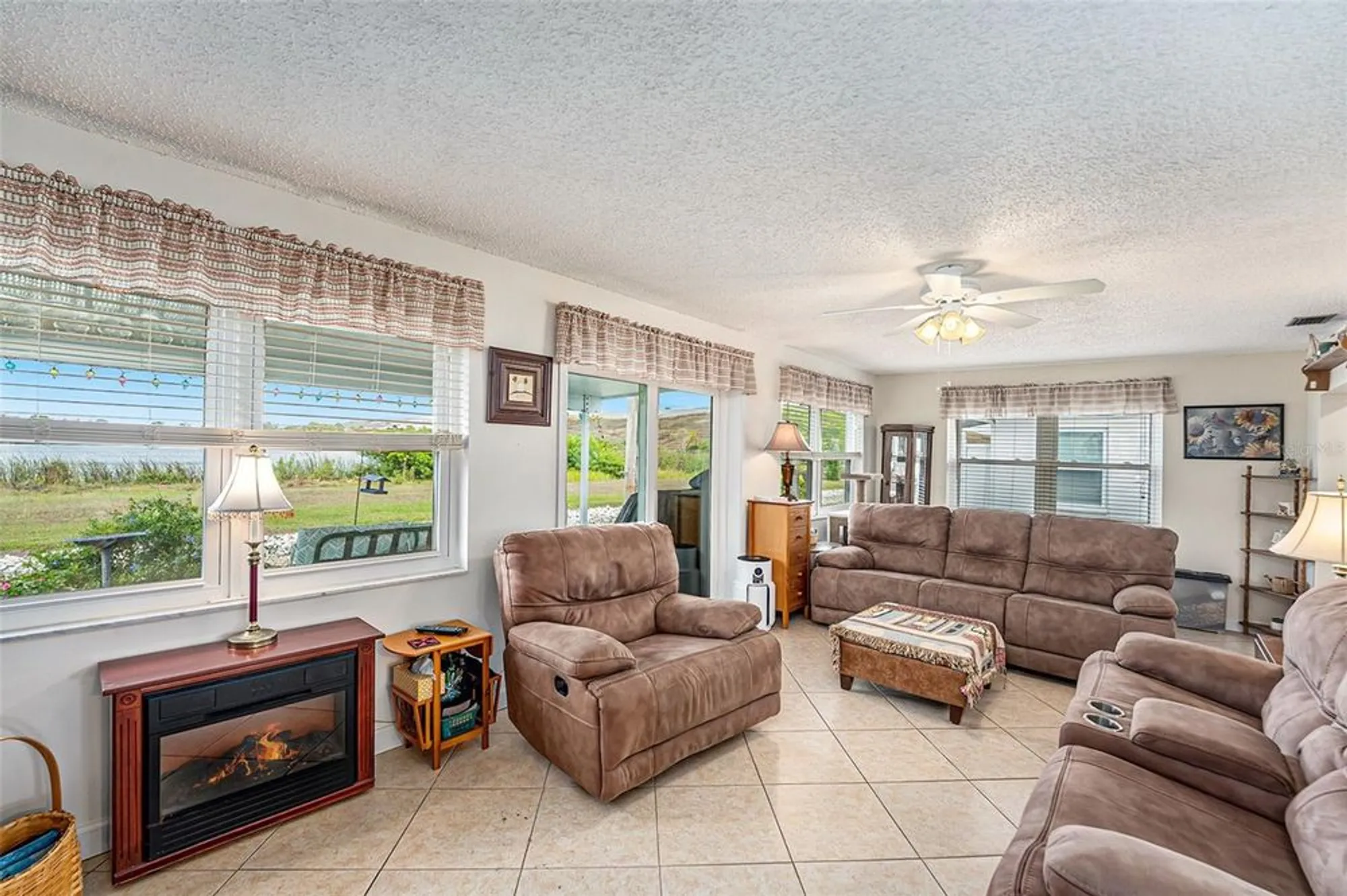 Property Slideshow image 7 of 26 | 3457 101st ter, Pinellas Park, FL, 33782