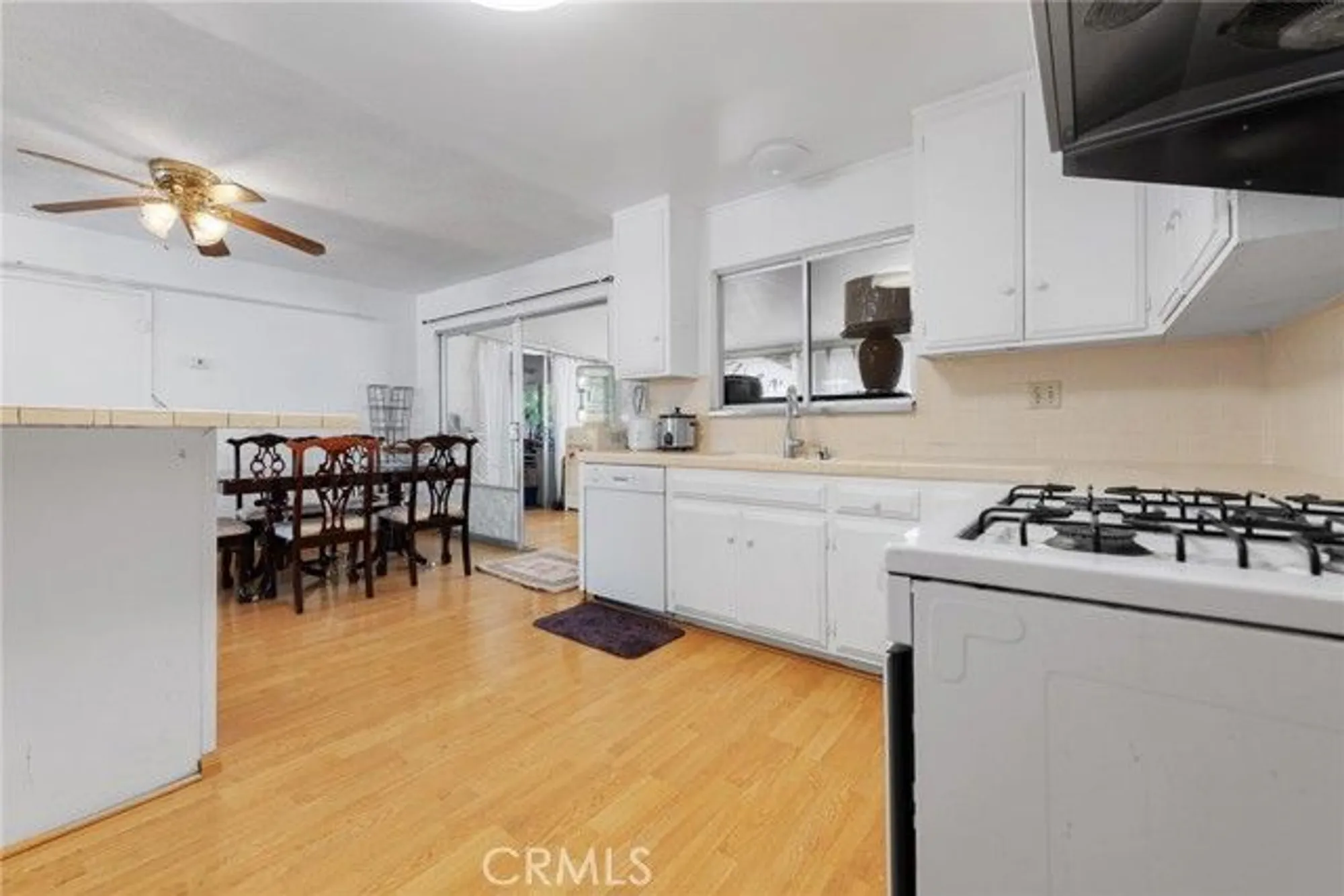 Property Slideshow image 10 of 25 | 1461 w mayberry ave, Hemet, CA, 92543