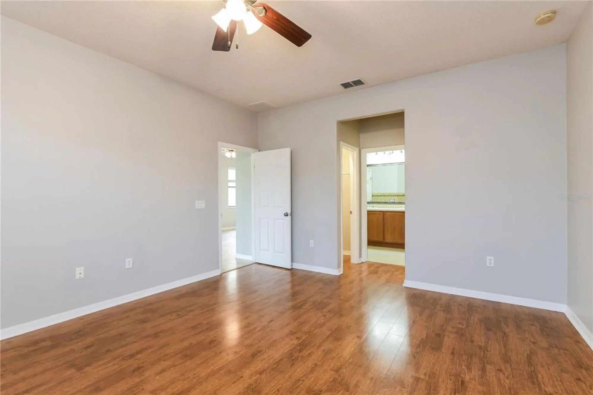 Property Slideshow image 7 of 16 | 505 millifiora ln, Kissimmee, FL, 34759