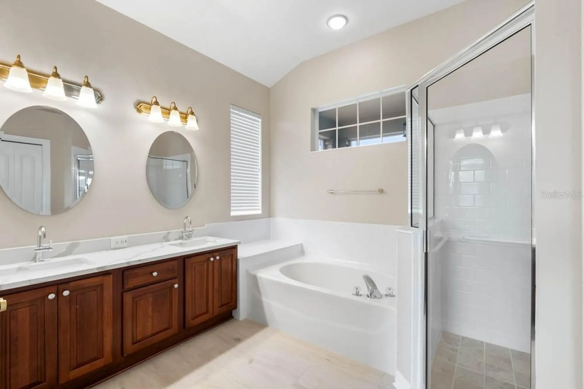Property Slideshow image 19 of 52 | 1112 jasmine creek ct, Sun City Center, FL, 33573