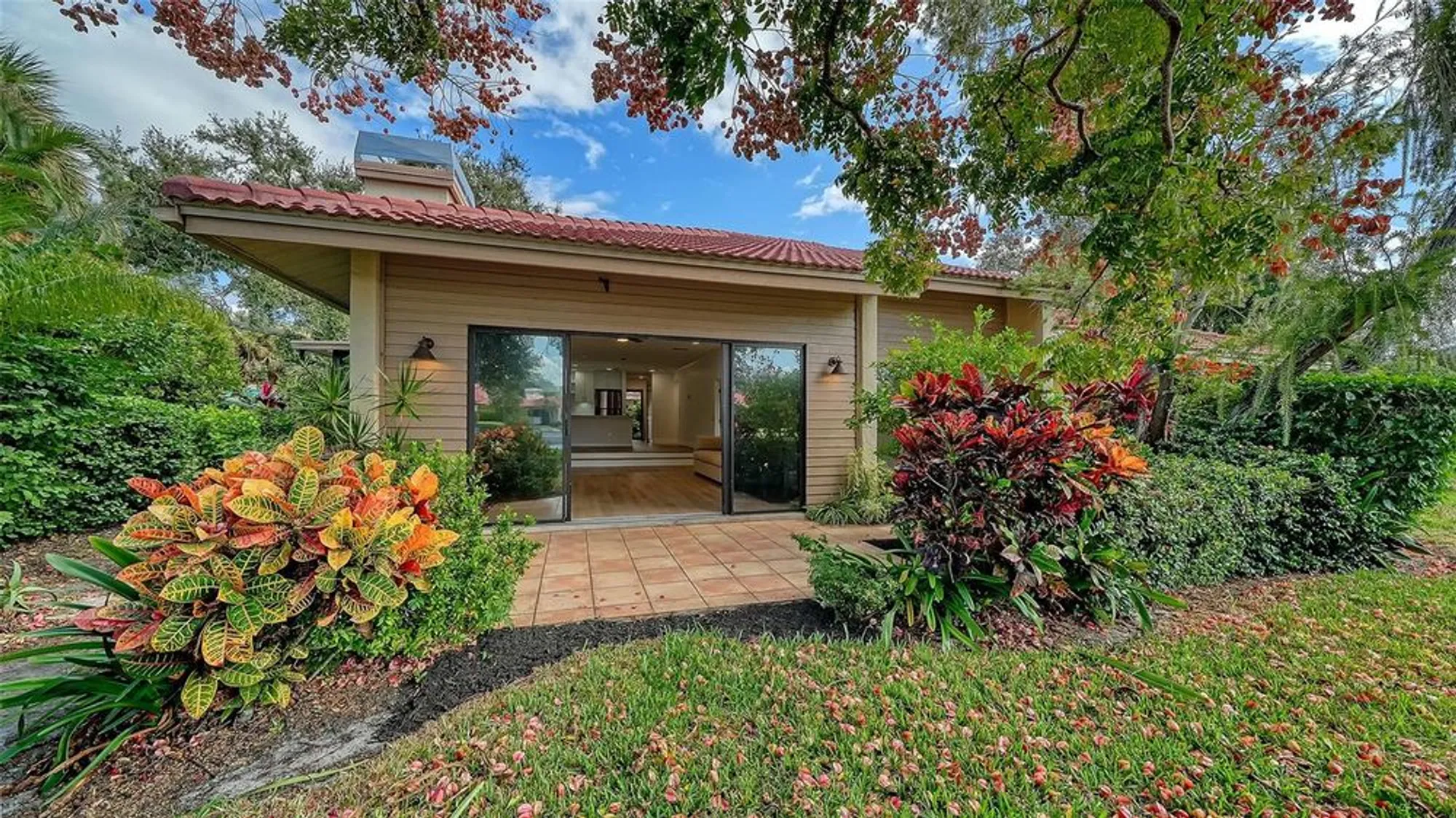 Property Slideshow image 29 of 48 | 5027 kestral park # 64, Sarasota, FL, 34231