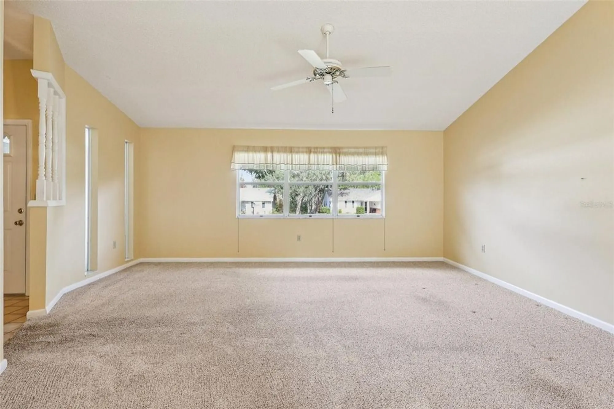 Property Slideshow image 7 of 38 | 305 brigadoon cir, Leesburg, FL, 34788