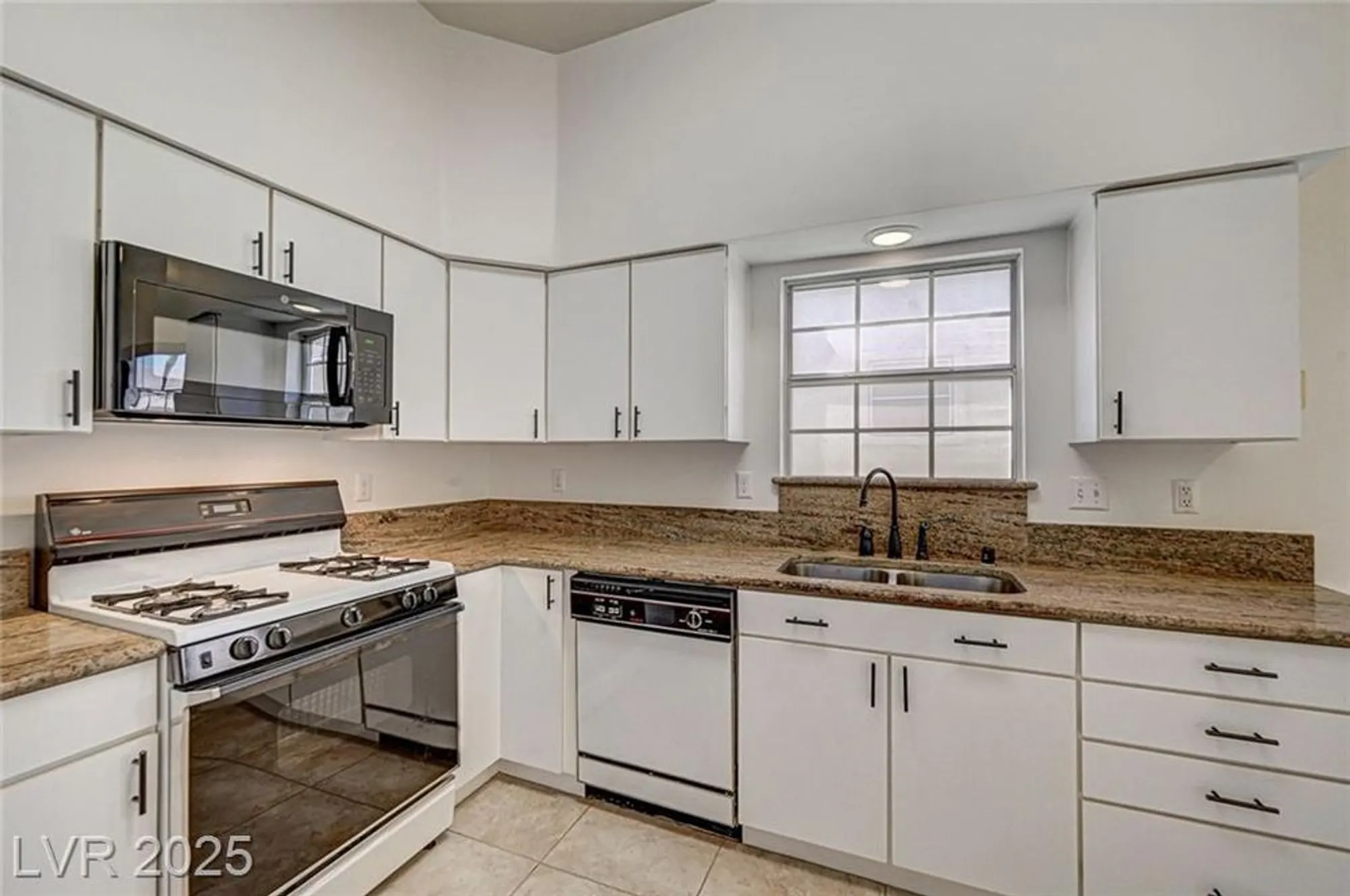 Property Slideshow image 19 of 53 | 4821 cedar lawn way, Las Vegas, NV, 89130
