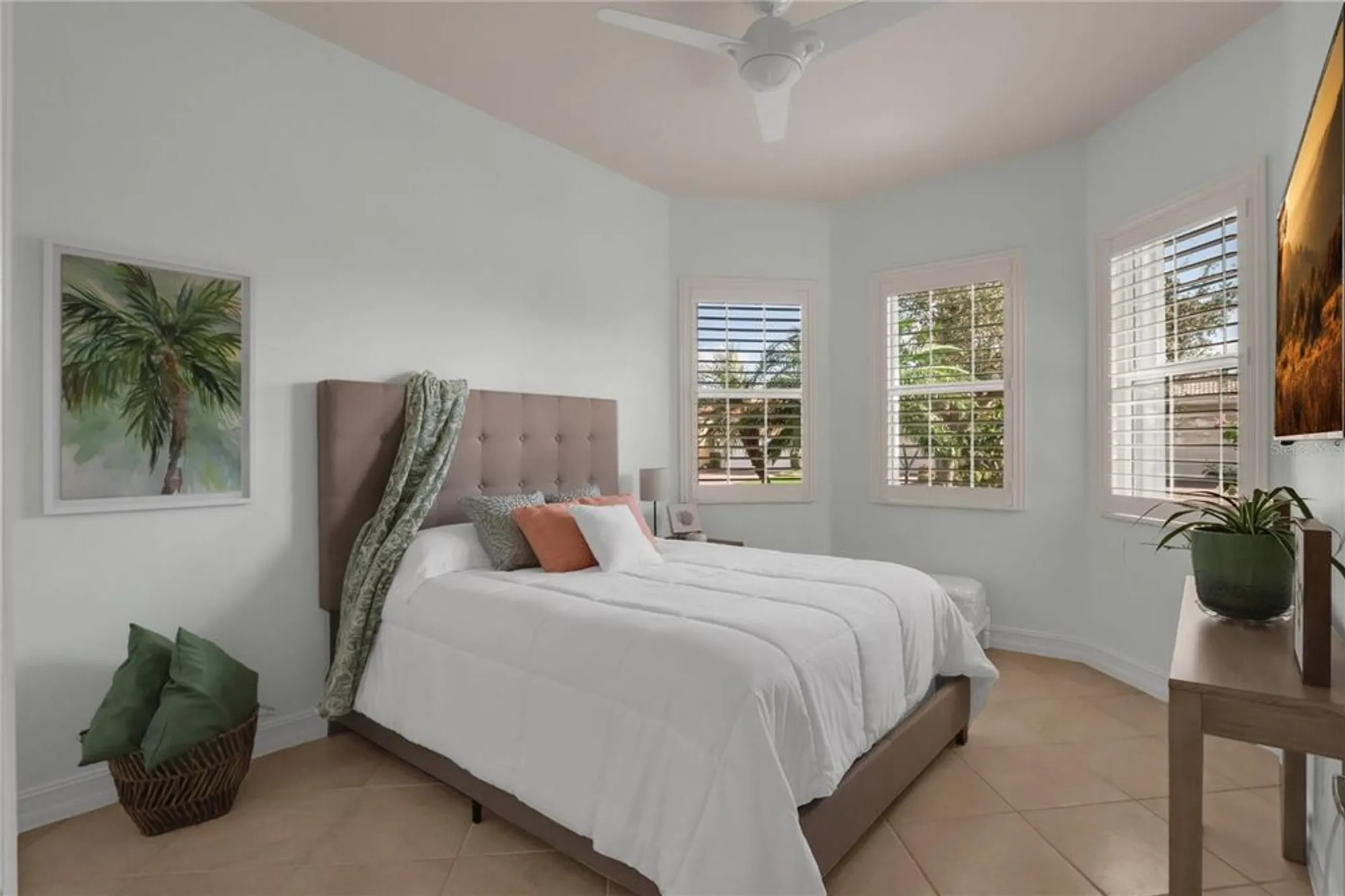 Property Slideshow image 23 of 48 | 4946 sapphire sound dr, Wimauma, FL, 33598