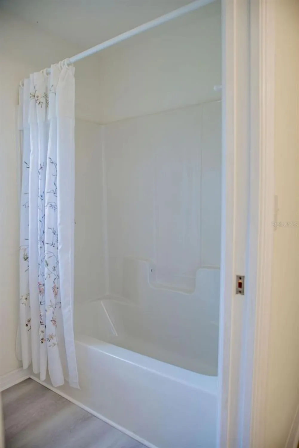 Property Slideshow image 28 of 45 | 231 lake suzanne dr, Lake Wales, FL, 33859