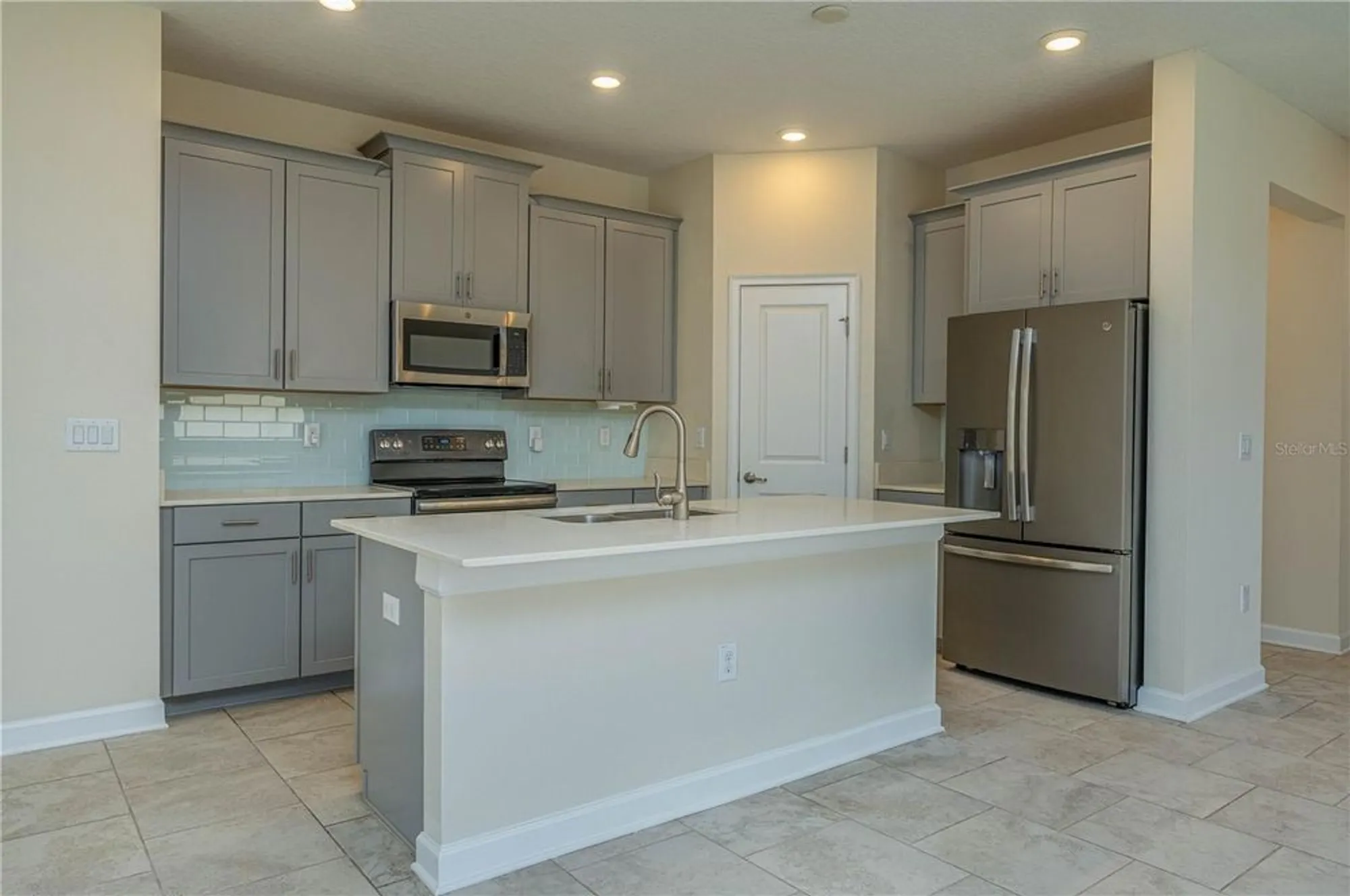 Property Slideshow image 3 of 35 | 2733 attwater loop, Winter Haven, FL, 33884
