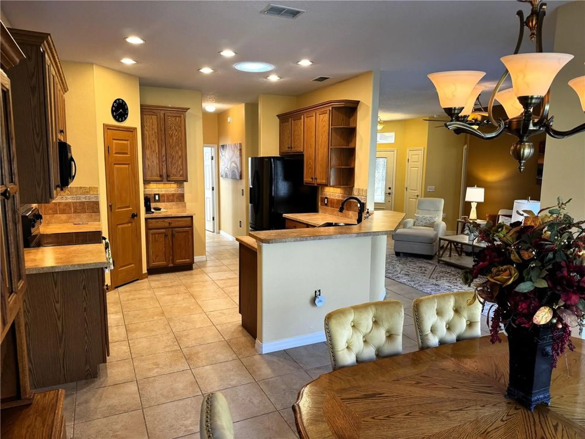 Property Slideshow image 22 of 68 | 100 vizcaya ct, Poinciana, FL, 34759