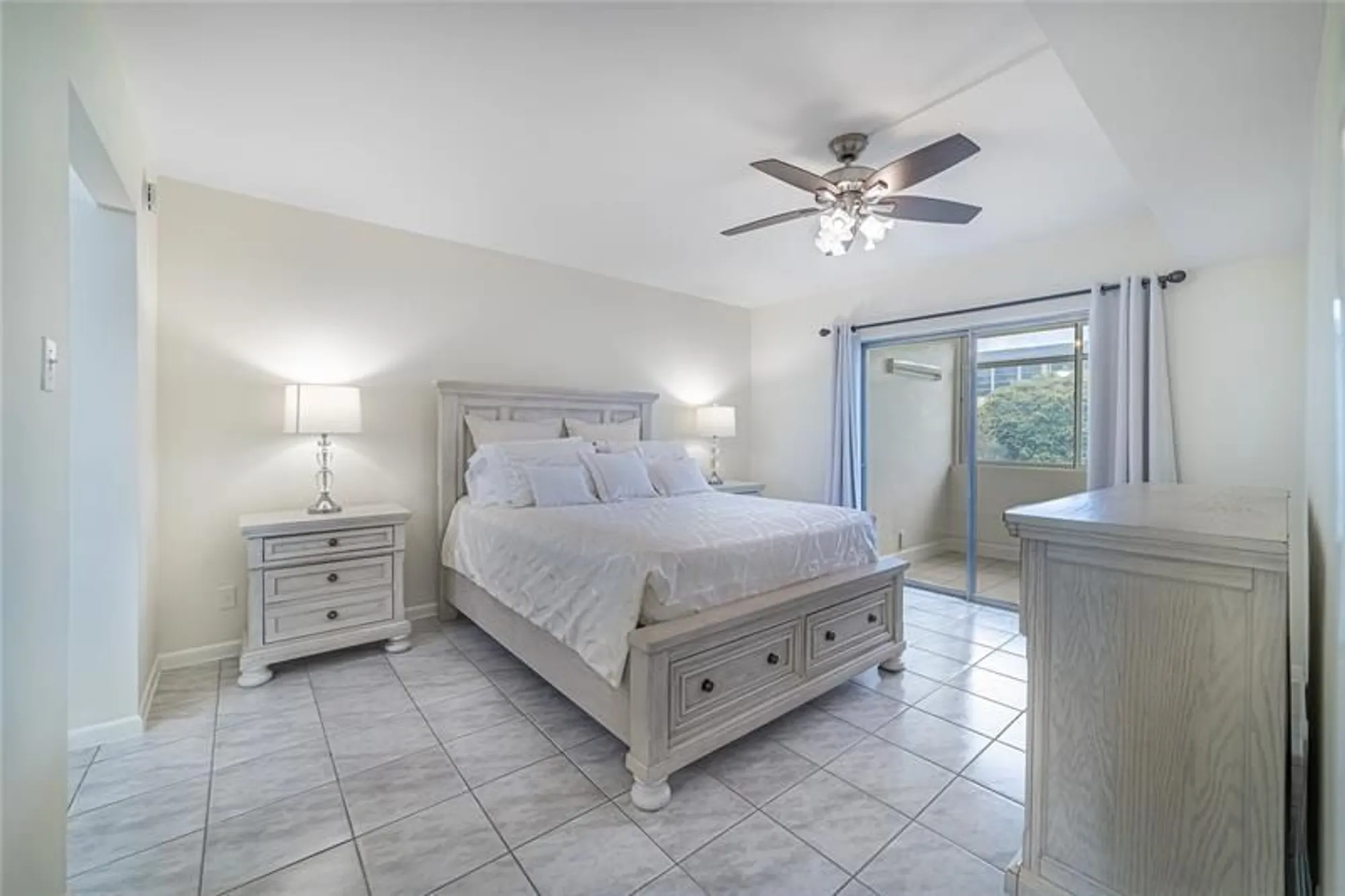 Property Slideshow image 3 of 30 | 600 nw 80th ave apt 105, Margate, FL, 33063