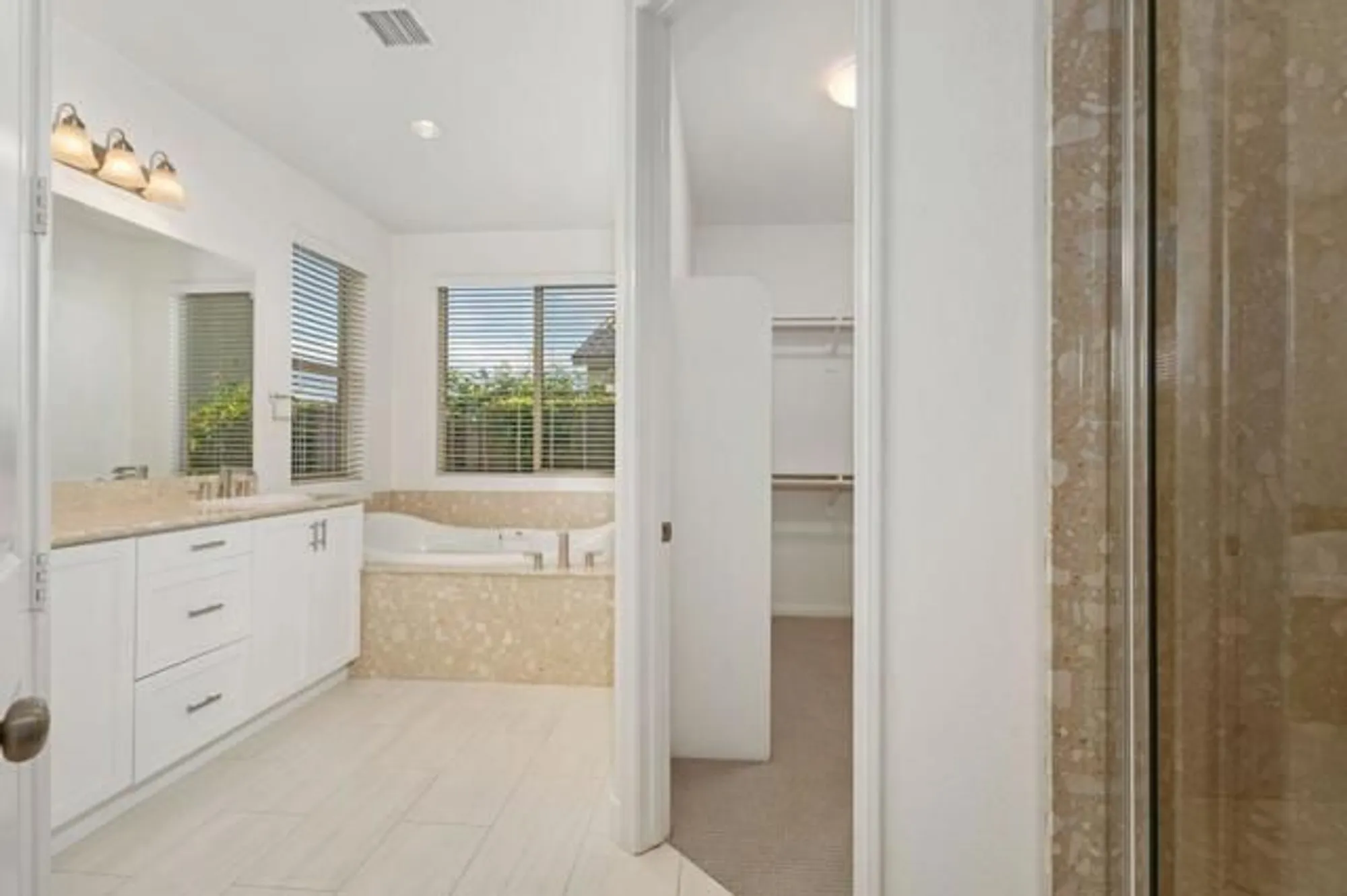 Property Slideshow image 12 of 24 | 51204 mystic tyme dr, Indio, CA, 92201