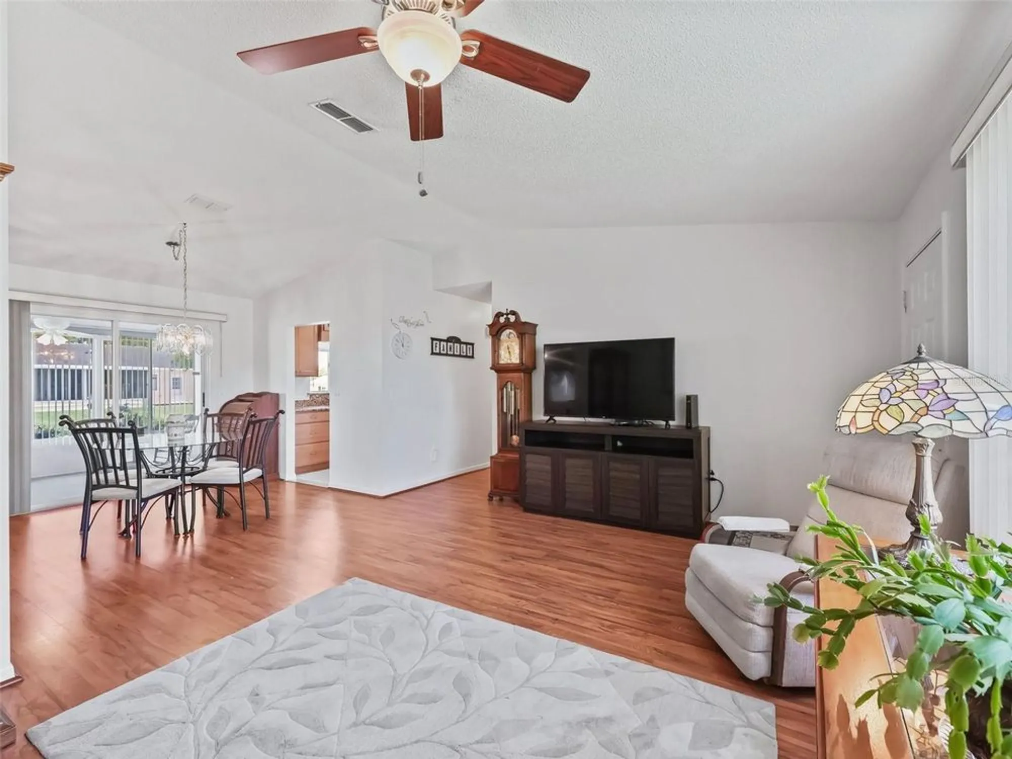 Property Slideshow image 18 of 44 | 9885 se 177th ln, Summerfield, FL, 34491