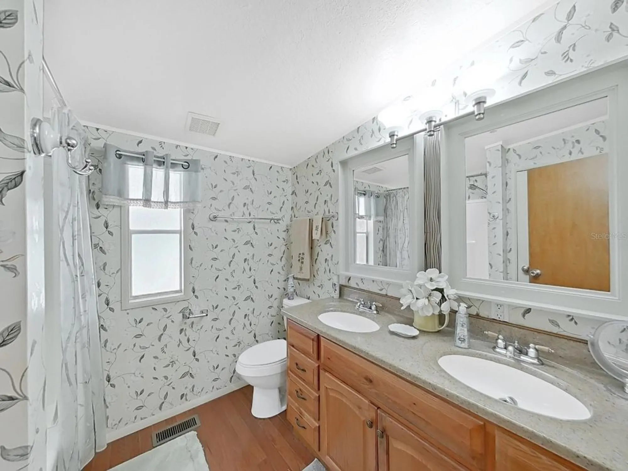 Property Slideshow image 33 of 48 | 1750 fox hill dr, Lakeland, FL, 33810