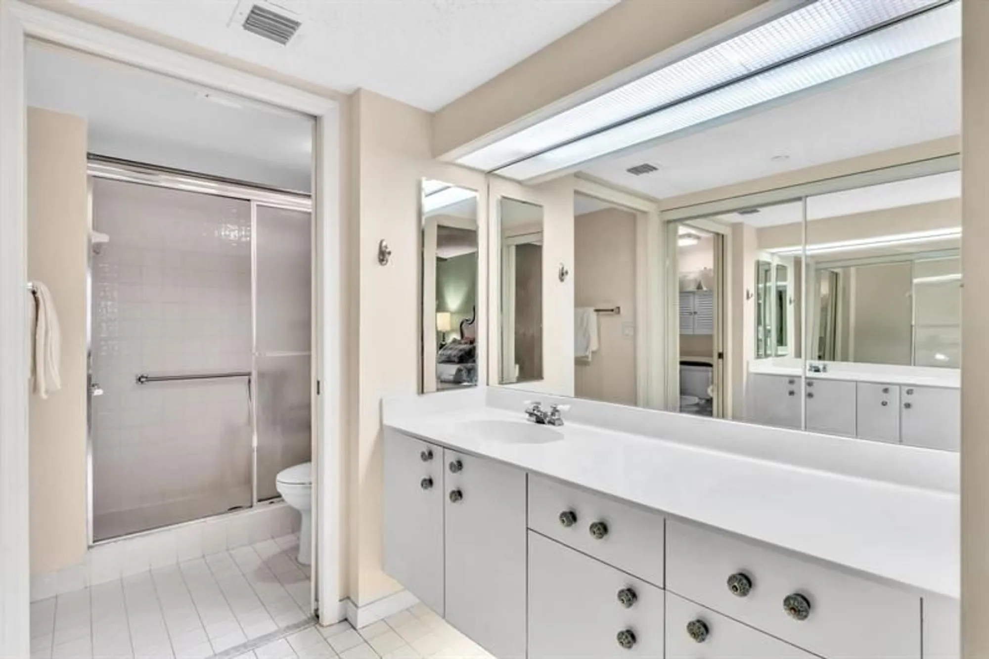 Property Slideshow image 24 of 65 | 9587 weldon cir b211, Tamarac, FL, 33321