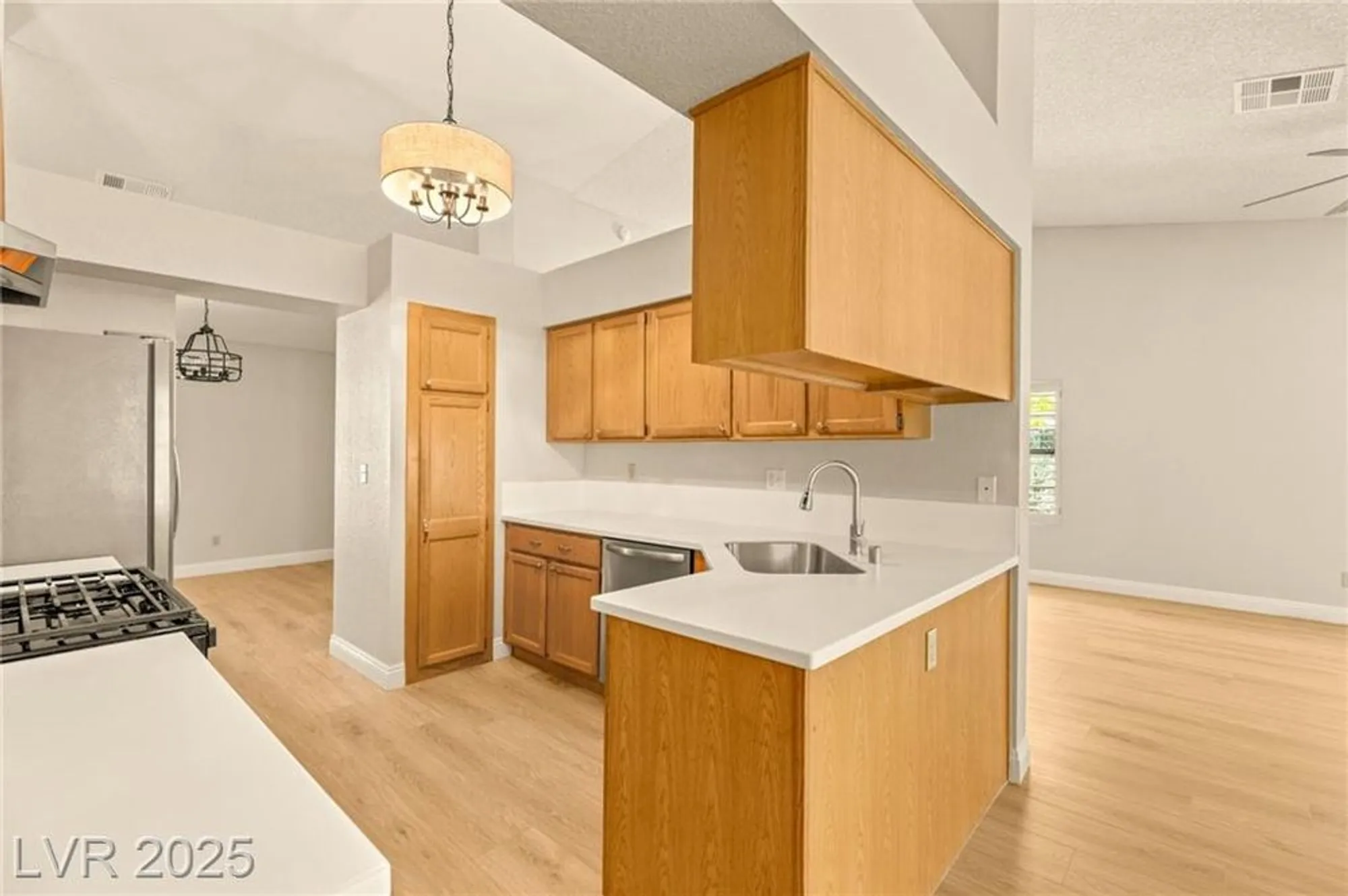 Property Slideshow image 14 of 40 | 5605 bay shore cir, Las Vegas, NV, 89130