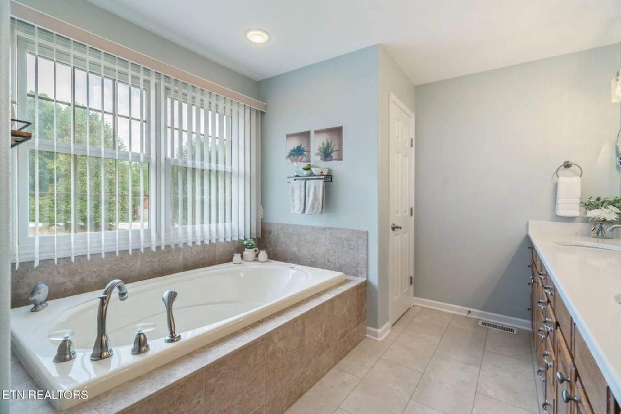 Property Slideshow image 22 of 45 | 12 dewsbury ter, Crossville, TN, 38558