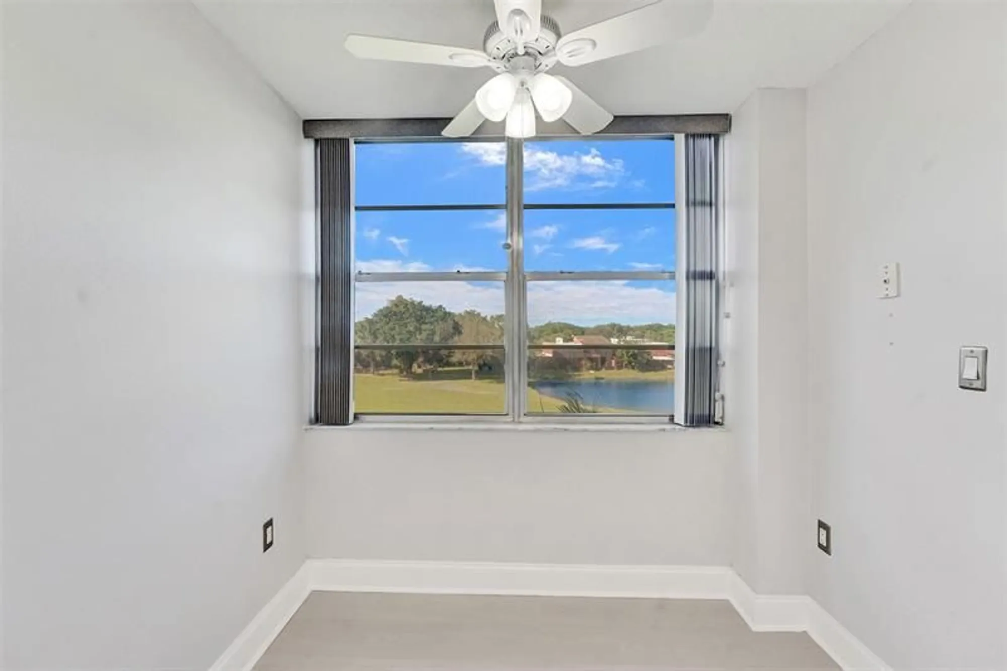 Property Slideshow image 5 of 34 | 1000 saint charles pl 305, Pembroke Pines, FL, 33026