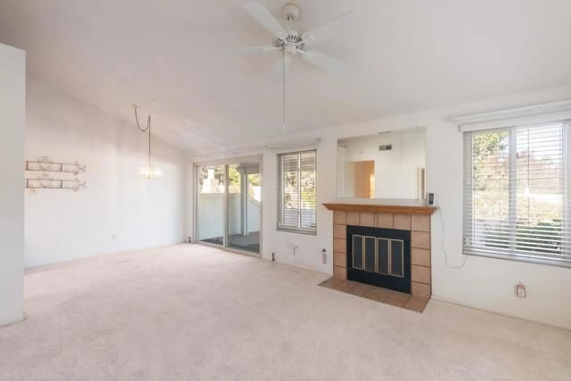 Property Slideshow image 4 of 29 | 1926 springdale ln, Encinitas, CA, 92024