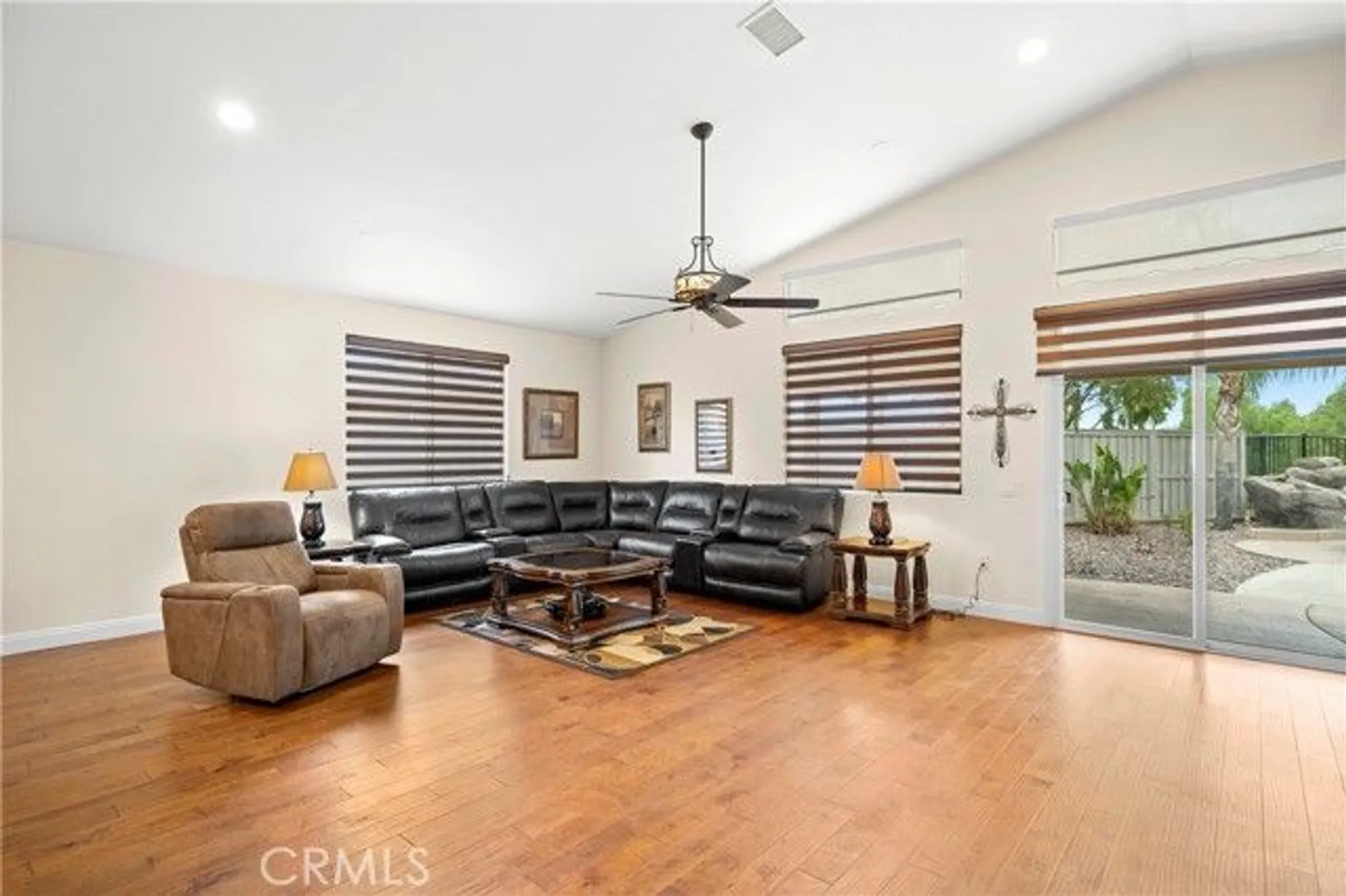 Property Slideshow image 13 of 44 | 584 tewell dr, Hemet, CA, 92545