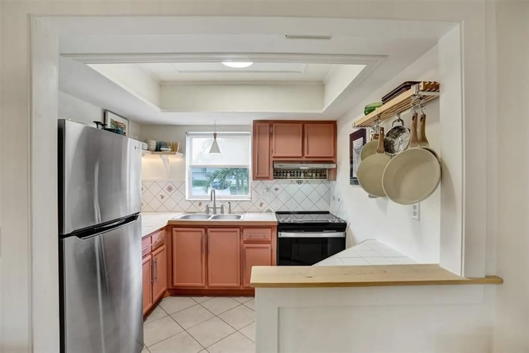 Property Slideshow image 7 of 58 | 2592 dudley dr a, West Palm Beach, FL, 33415