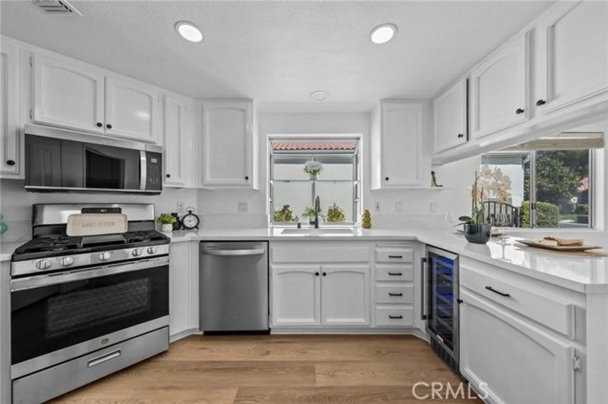 Property Slideshow image 14 of 46 | 40415 via francisco, Murrieta, CA, 92562