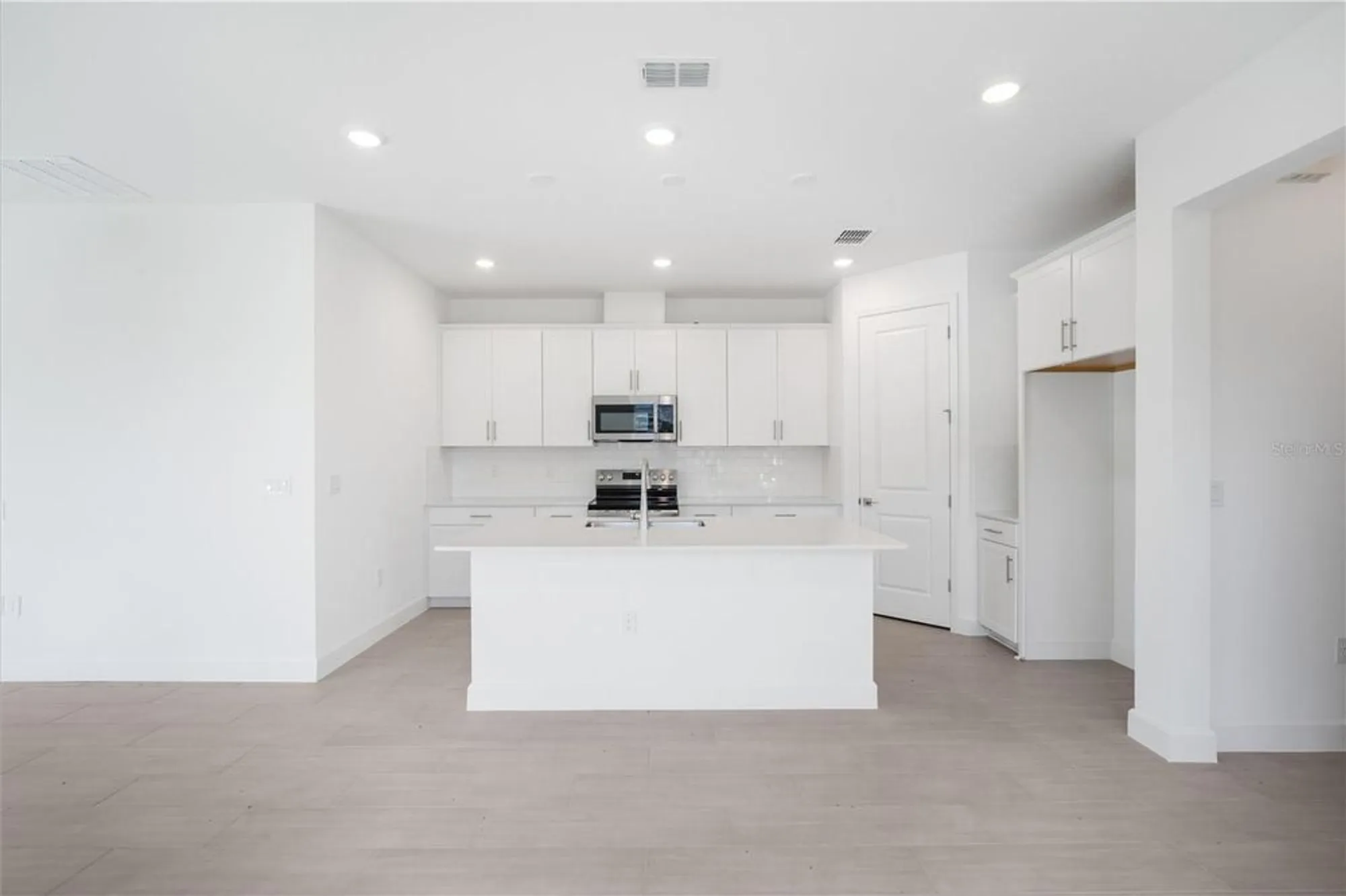 Property Slideshow image 14 of 30 | 9275 players dr, Weeki Wachee, FL, 34613