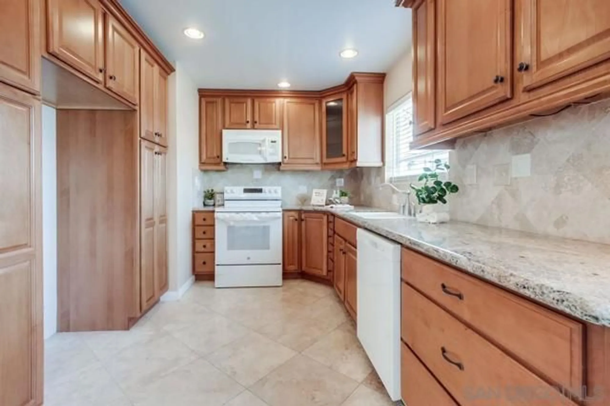 Property Slideshow image 13 of 54 | 3621 vista campana s unit 92, Oceanside, CA, 92057