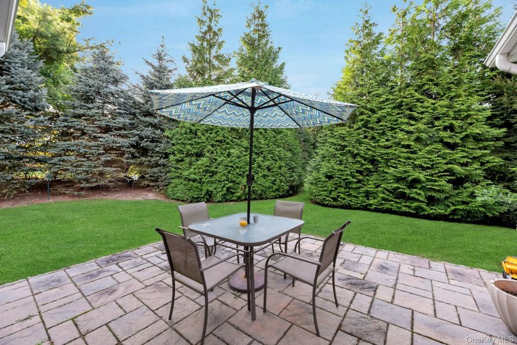 Property Slideshow image 5 of 24 | 159 stoneleigh dr, Riverhead, NY, 11901