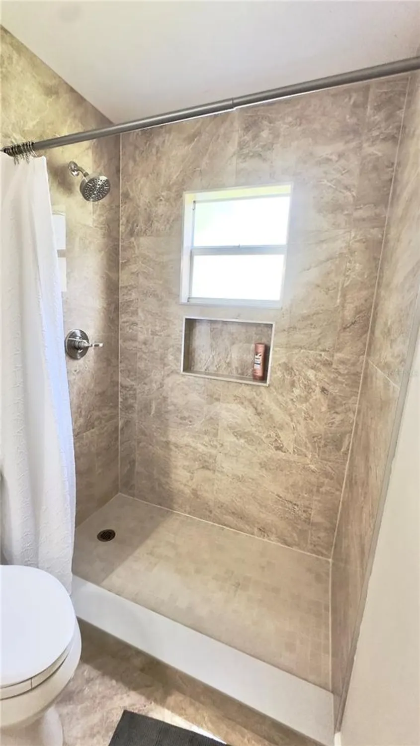 Property Slideshow image 42 of 85 | 918 dundee cir, Leesburg, FL, 34788