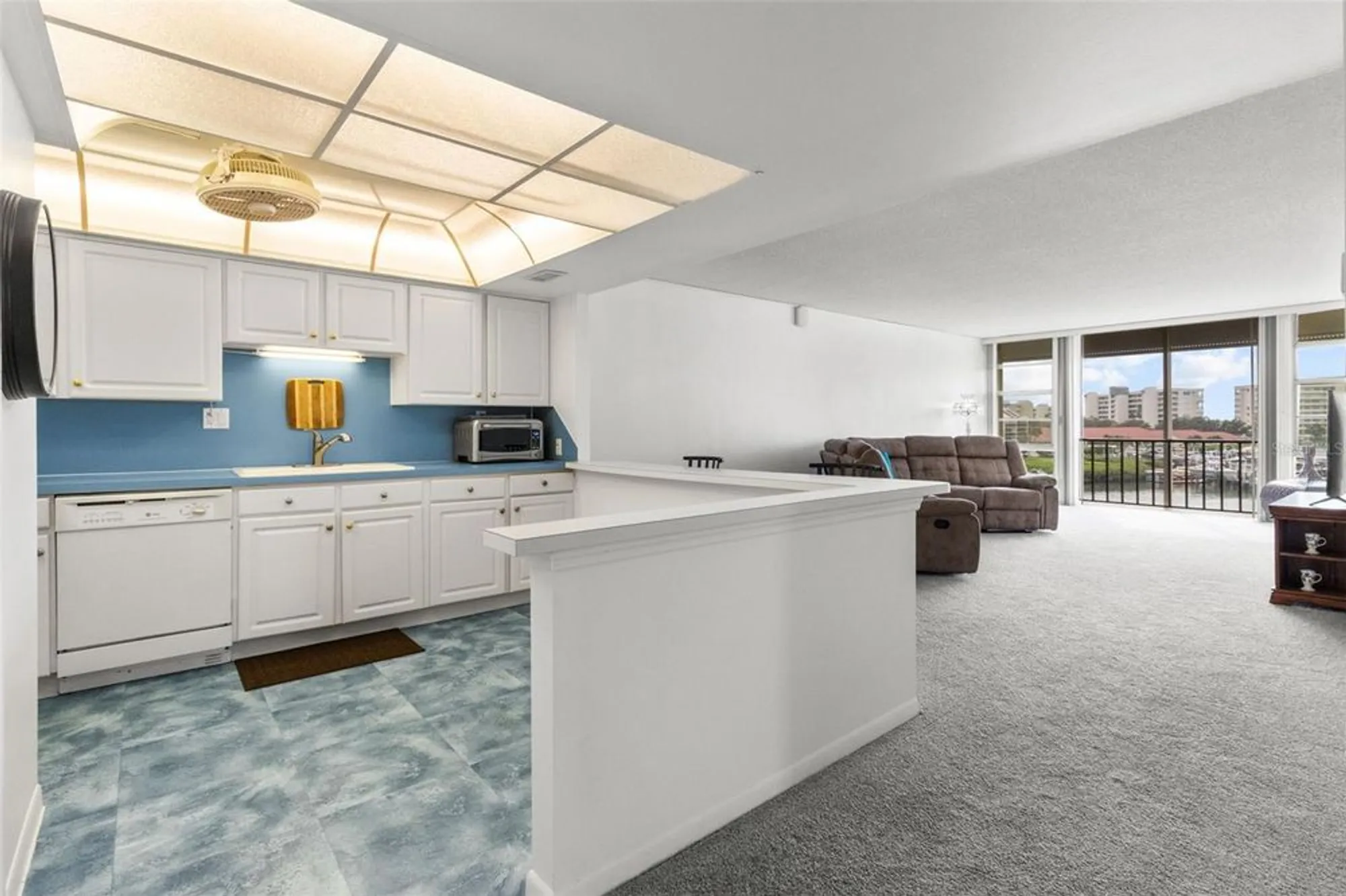Property Slideshow image 11 of 58 | 7400 sun island dr 412, South Pasadena, FL, 33707