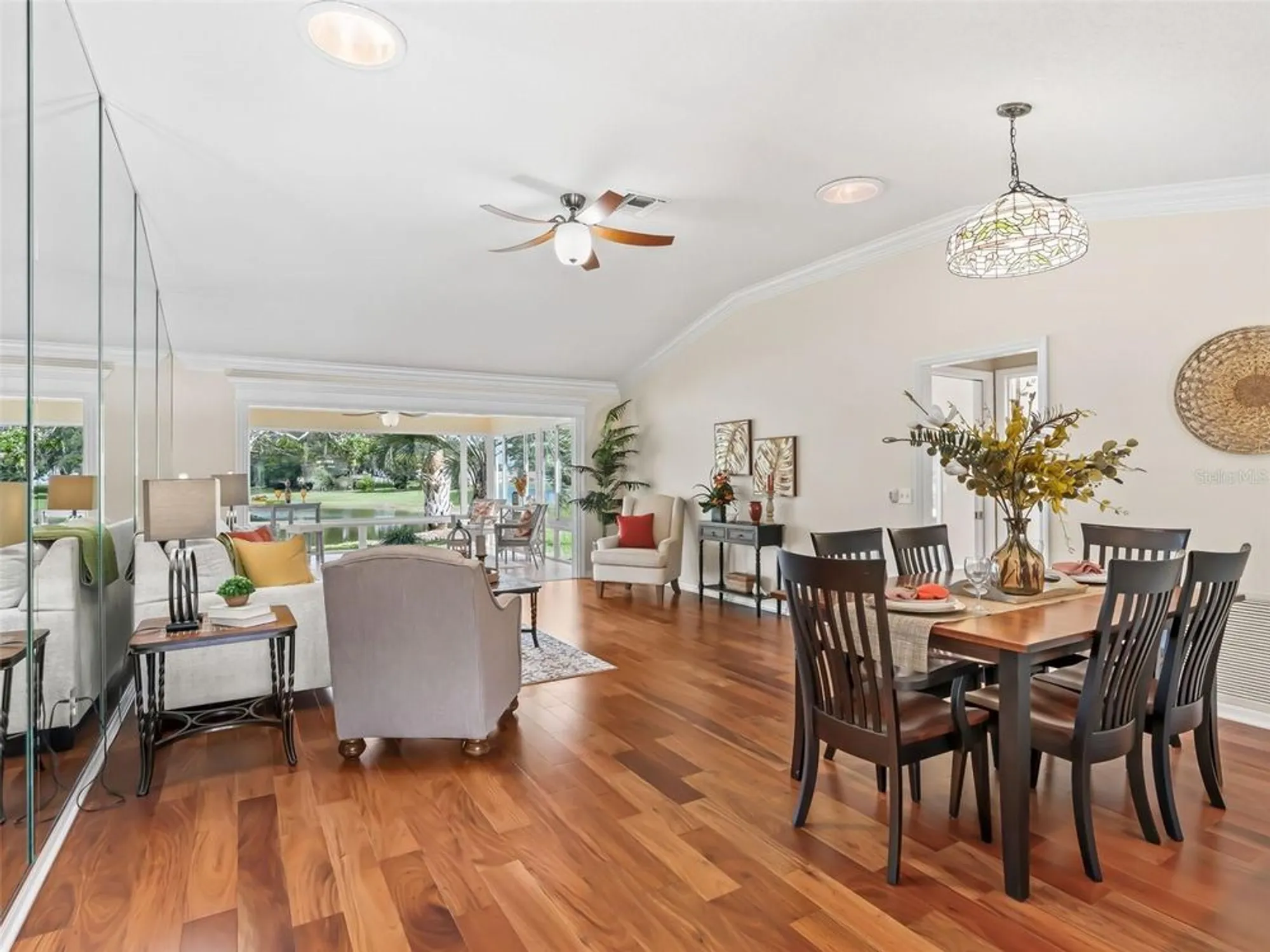 Property Slideshow image 10 of 51 | 1013 del rio dr, Lady Lake, FL, 32159