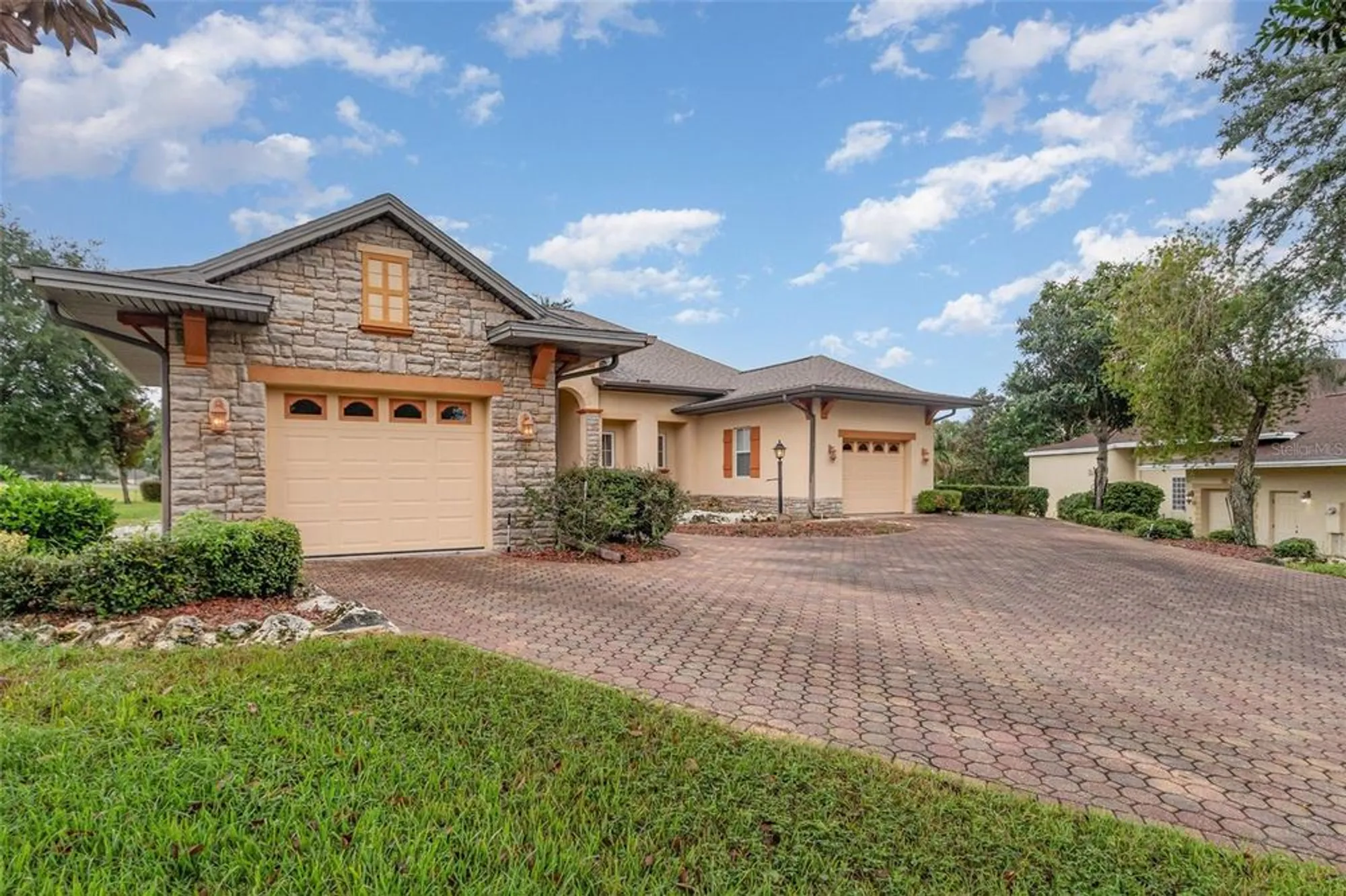 Property Slideshow image 2 of 34 | 38748 lakeview walk, Lady Lake, FL, 32159
