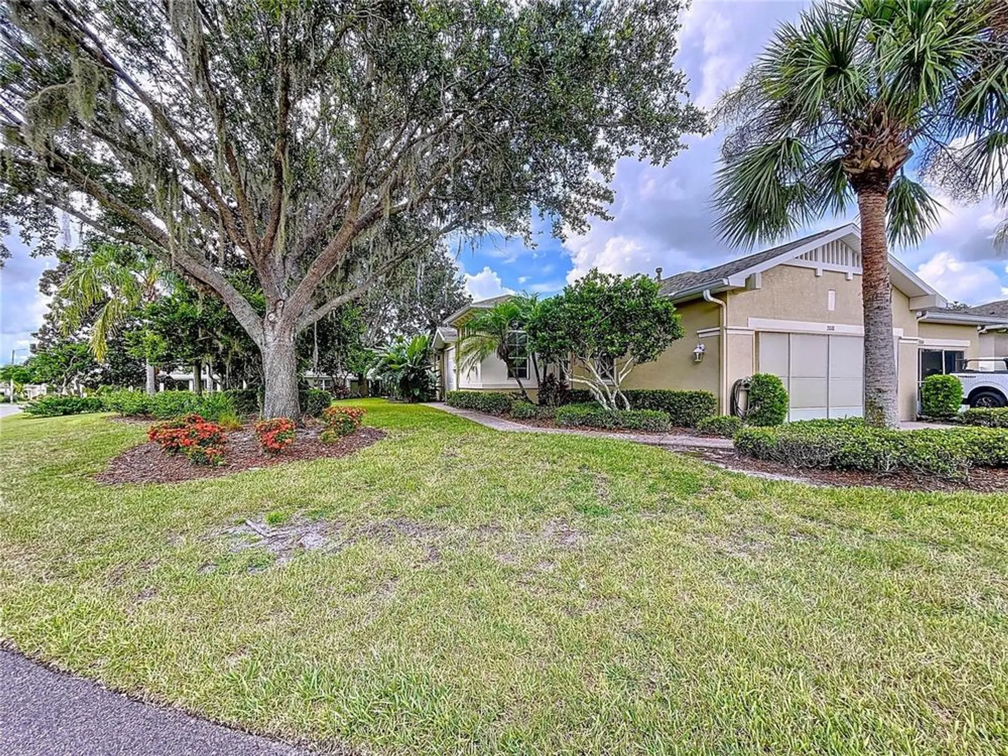 Property Slideshow image 42 of 74 | 2018 inverness greens dr # 2018, Sun City Center, FL, 33573