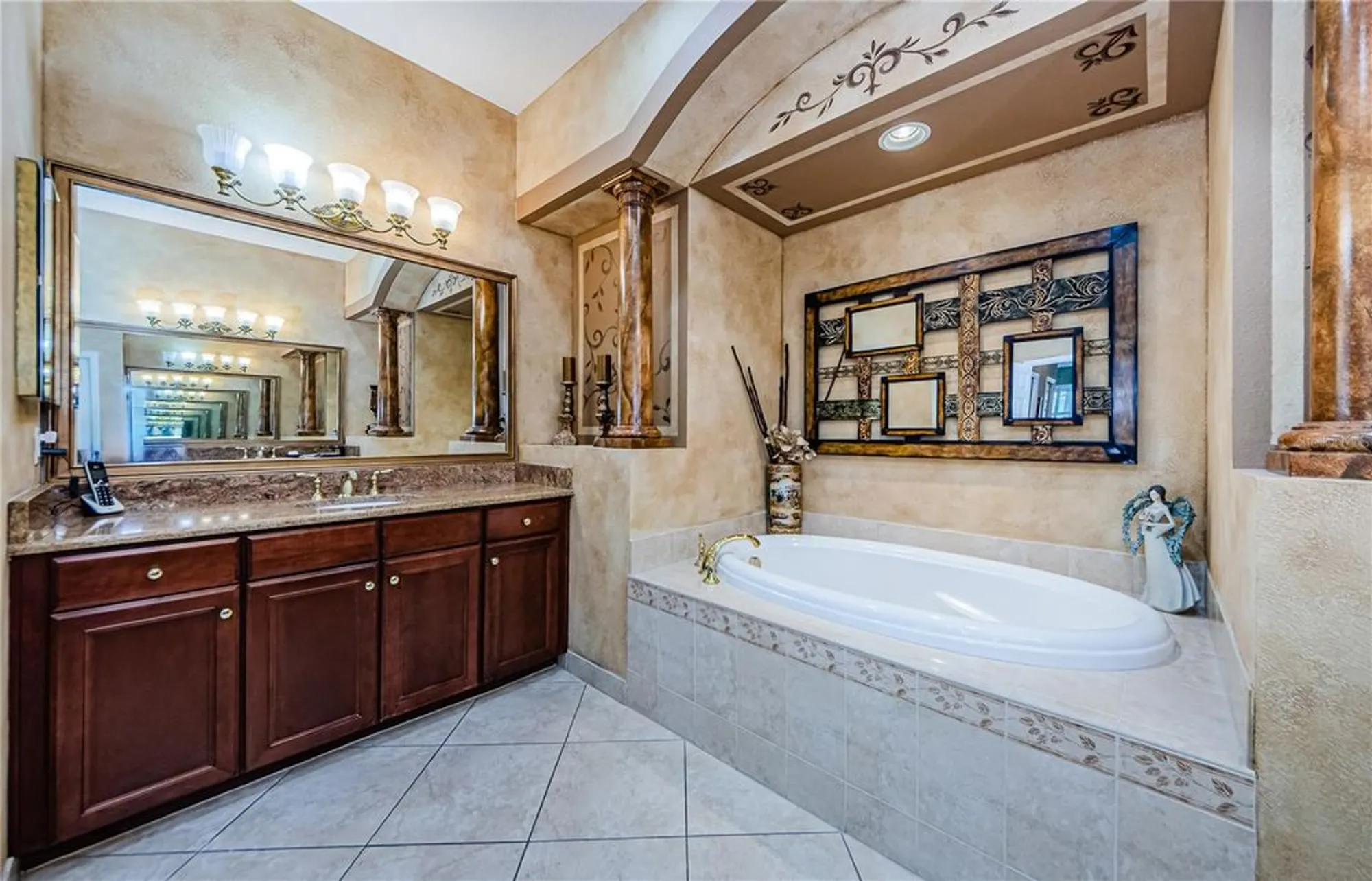 Property Slideshow image 27 of 77 | 4947 sandy brook cir, Wimauma, FL, 33598