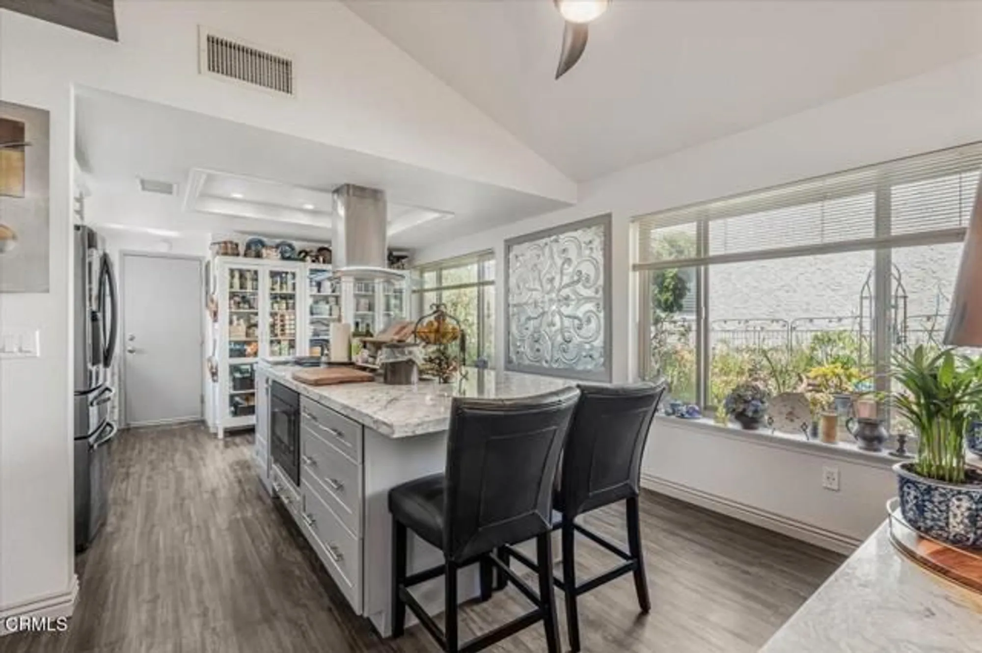 Property Slideshow image 23 of 49 | 6186 irena ave, Camarillo, CA, 93012