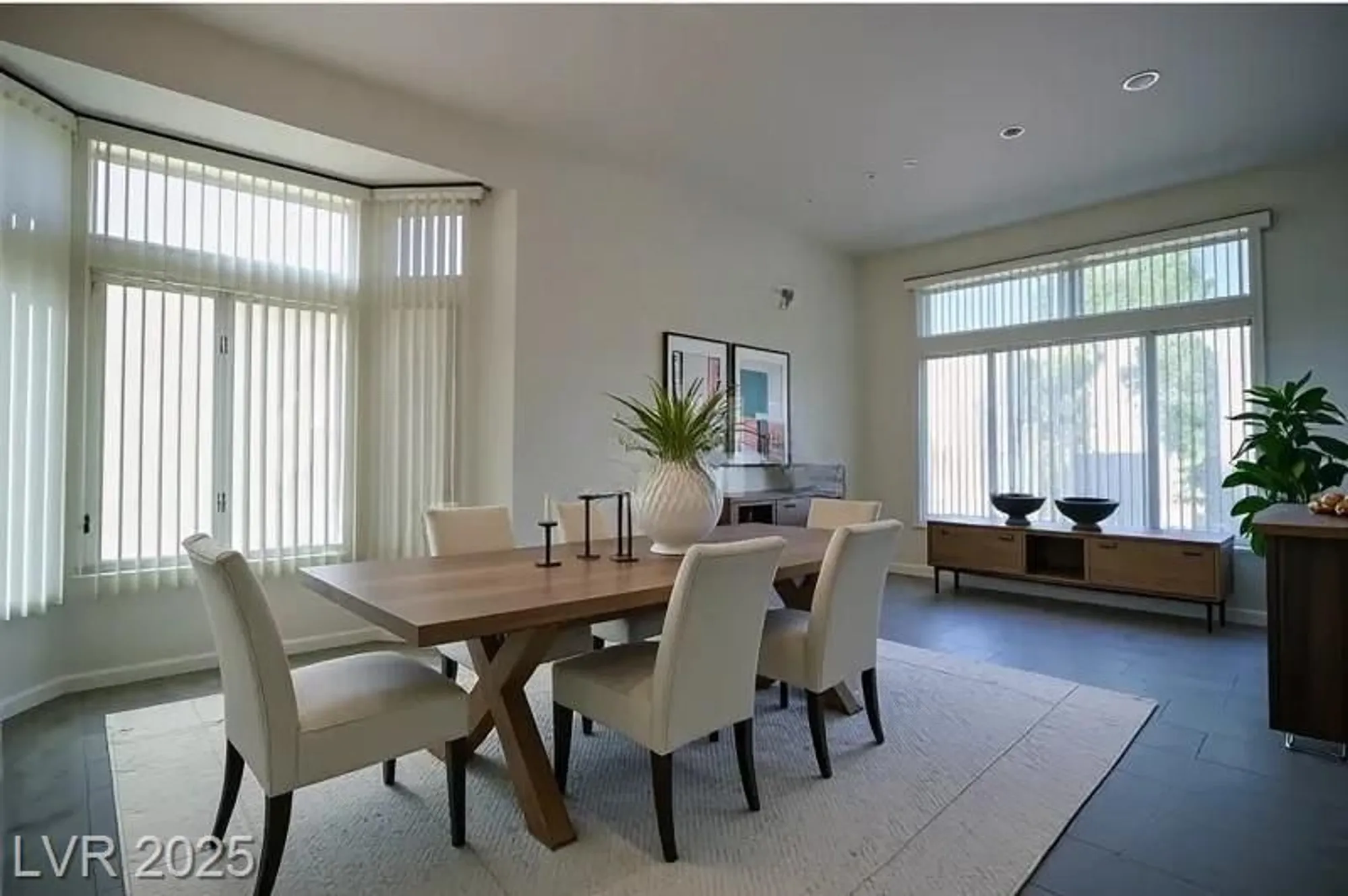 Property Slideshow image 13 of 32 | 10520 shoalhaven dr, Las Vegas, NV, 89134