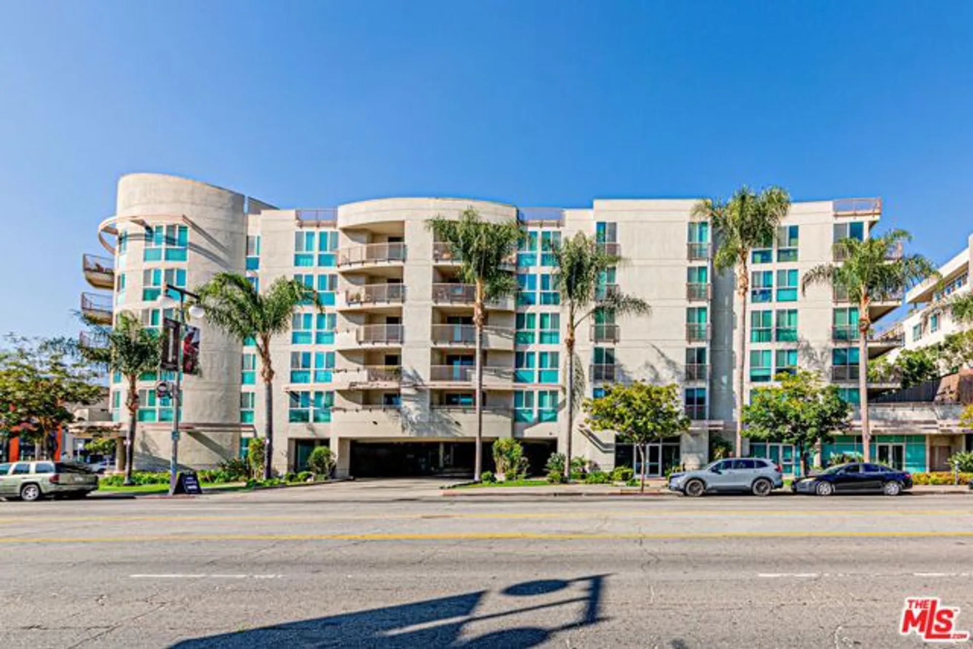 Property Slideshow image 1 of 33 | 267 s san pedro st unit 608, Los Angeles, CA, 90012