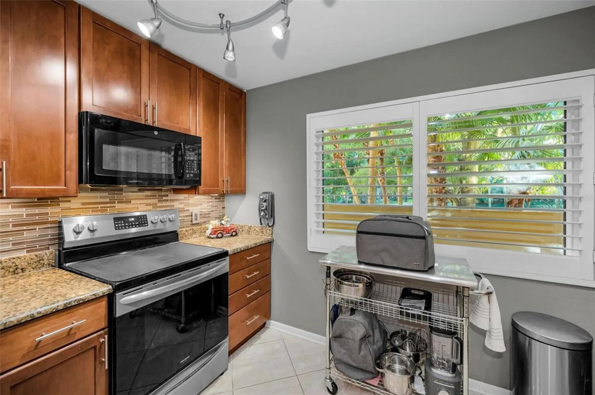 Property Slideshow image 32 of 85 | 3062 eastland blvd 105, Clearwater, FL, 33761