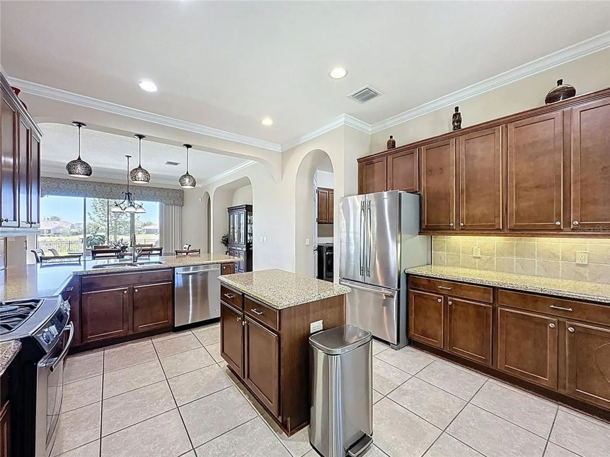 Property Slideshow image 8 of 54 | 228 bayou bend rd, Groveland, FL, 34736