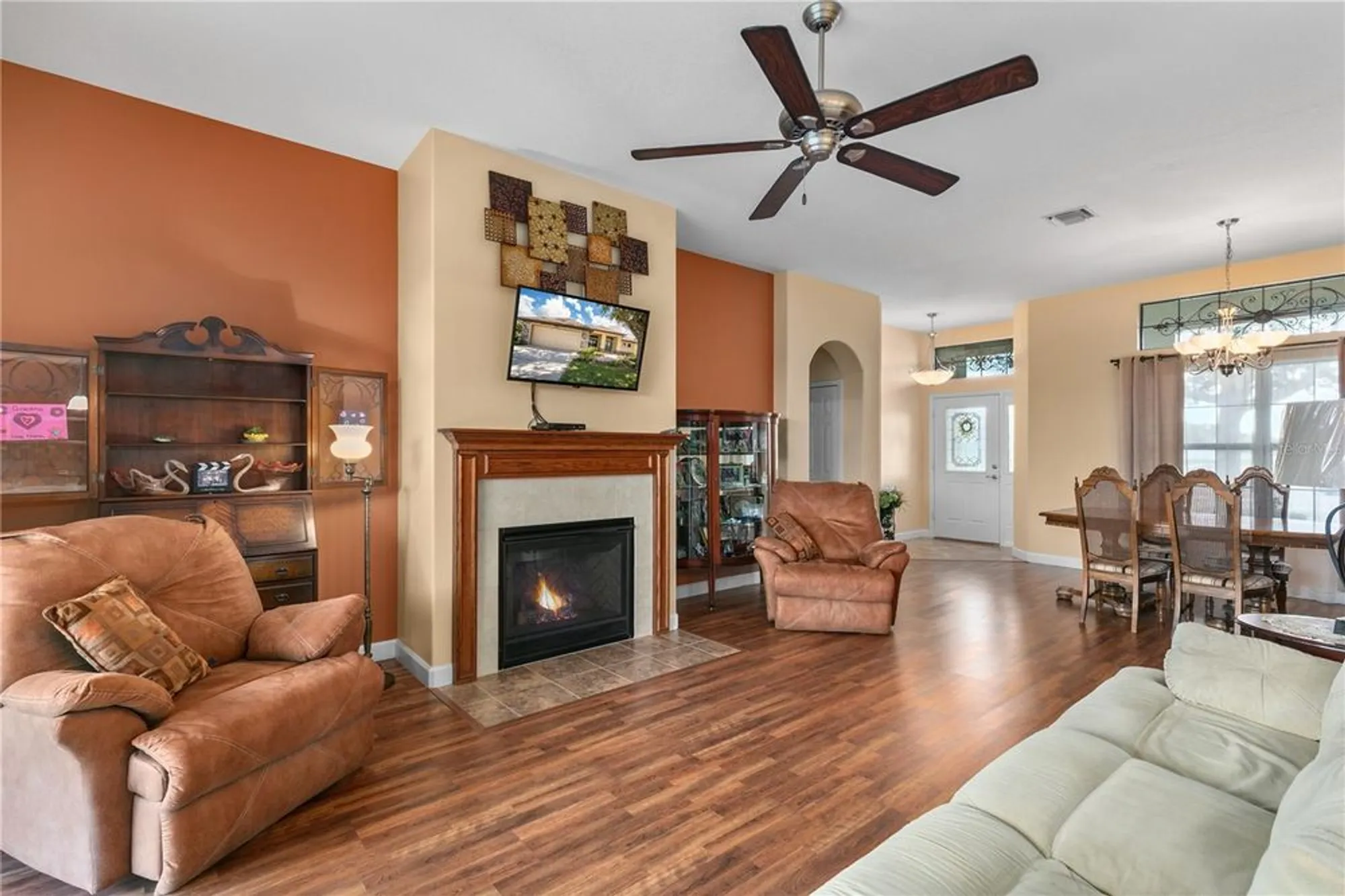 Property Slideshow image 9 of 50 | 8860 bridgeport bay cir, Mount Dora, FL, 32757