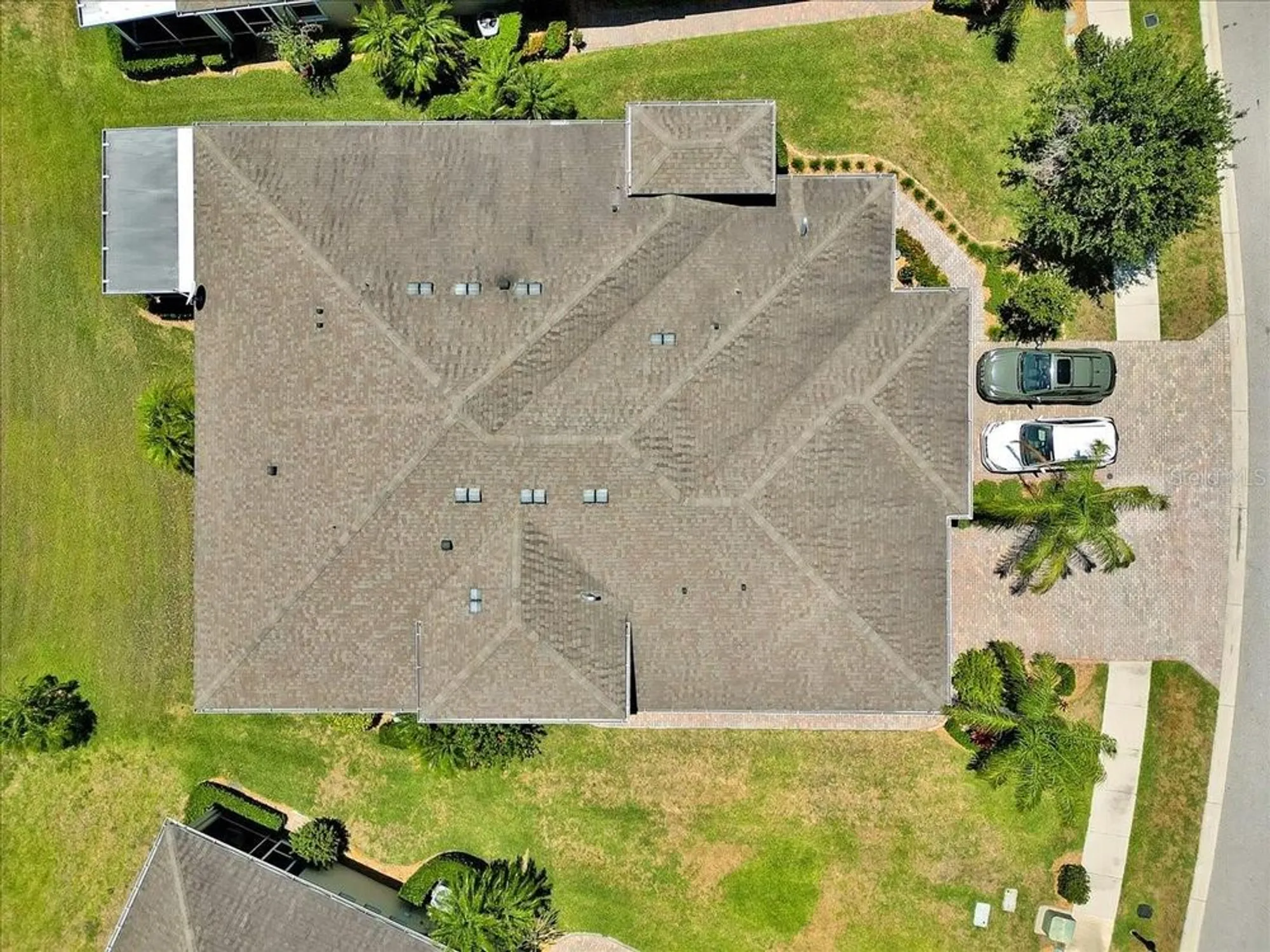 Property Slideshow image 45 of 52 | 635 chipper dr, Sun City Center, FL, 33573