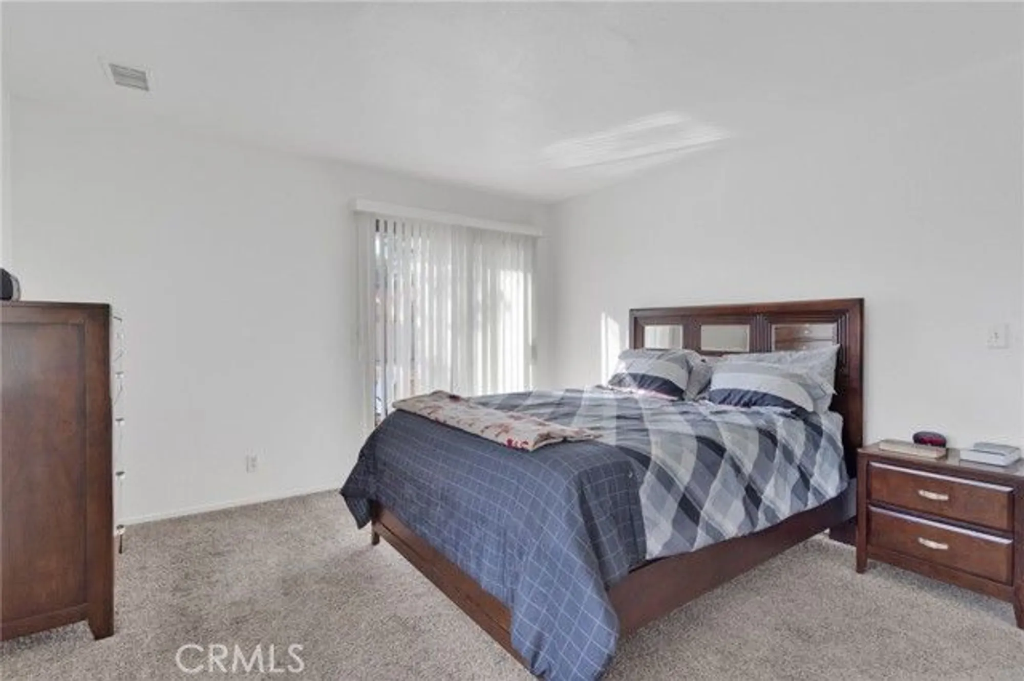 Property Slideshow image 22 of 36 | 19175 elm dr, Apple Valley, CA, 92308