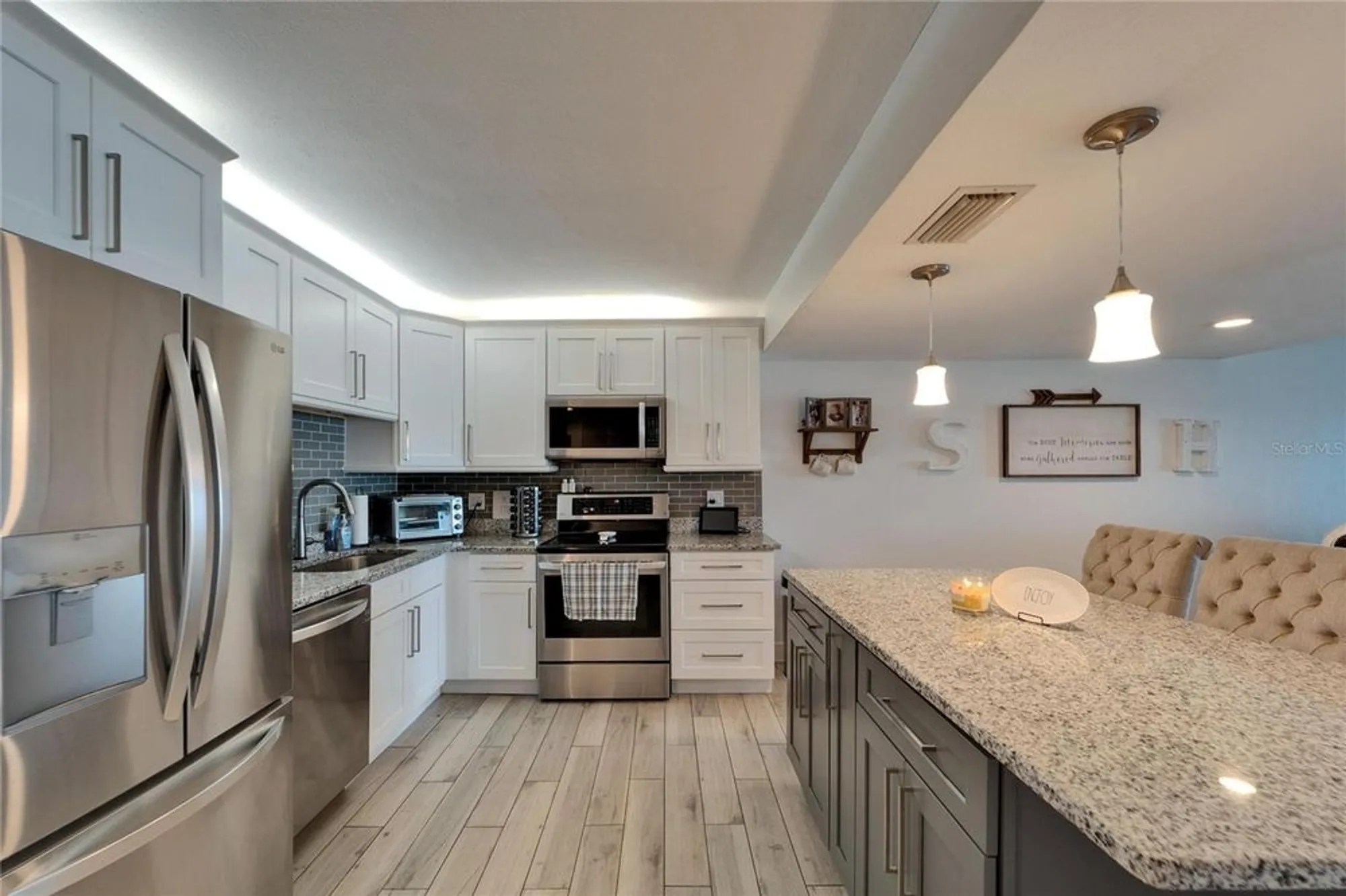 Property Slideshow image 8 of 60 | 7700 sun island dr 107, South Pasadena, FL, 33707