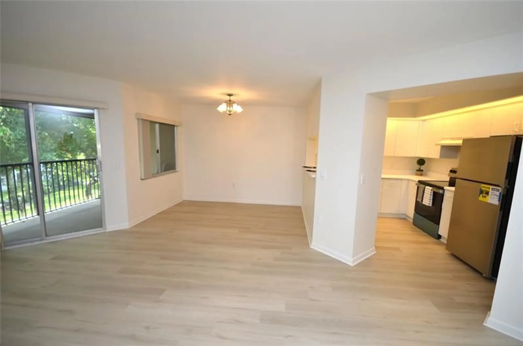 Property Slideshow image 6 of 21 | 801 sw 138th ave e402, Pembroke Pines, FL, 33027