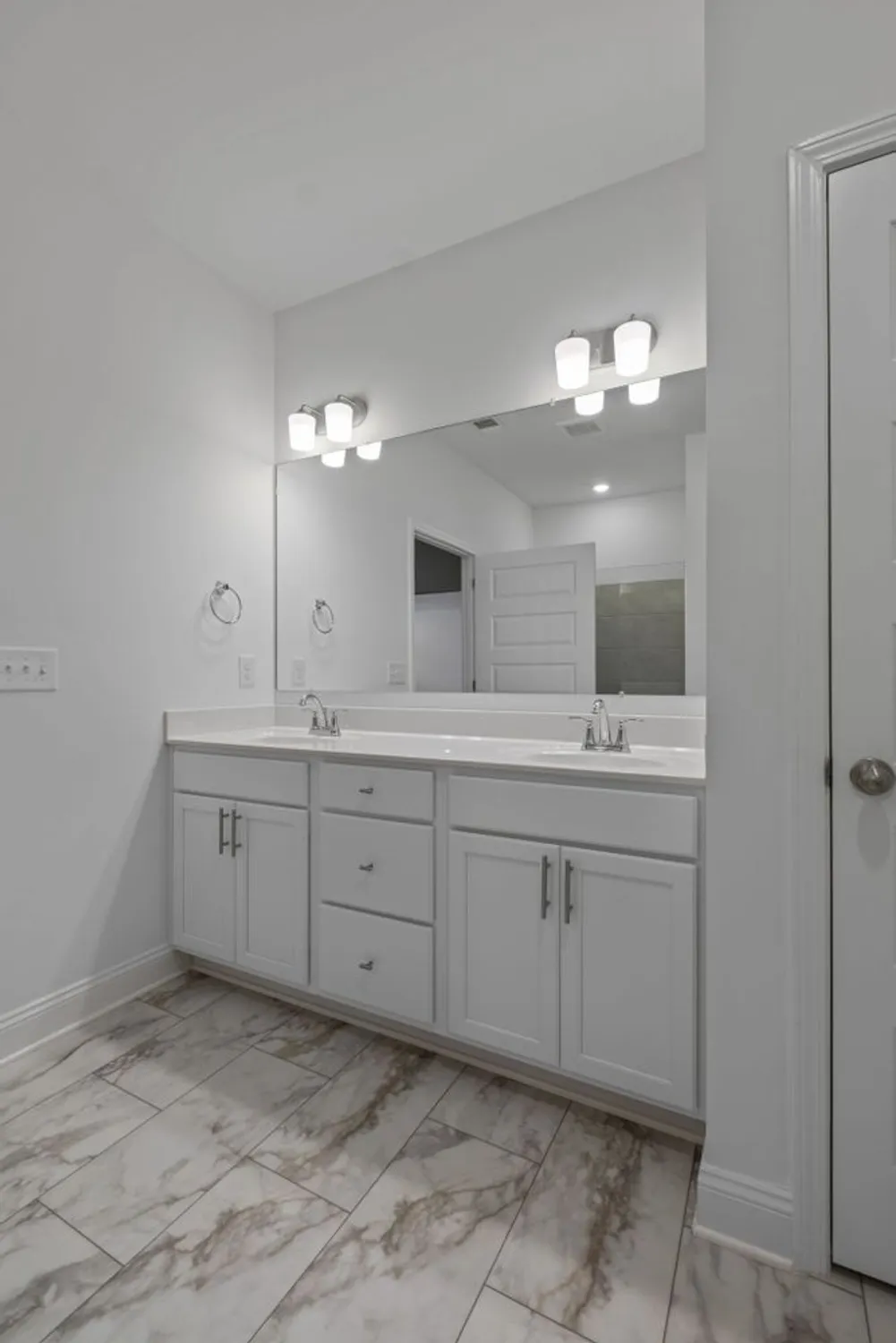 Property Slideshow image 18 of 35 | 1551 cedarbrooke ln, Lebanon, TN, 37090